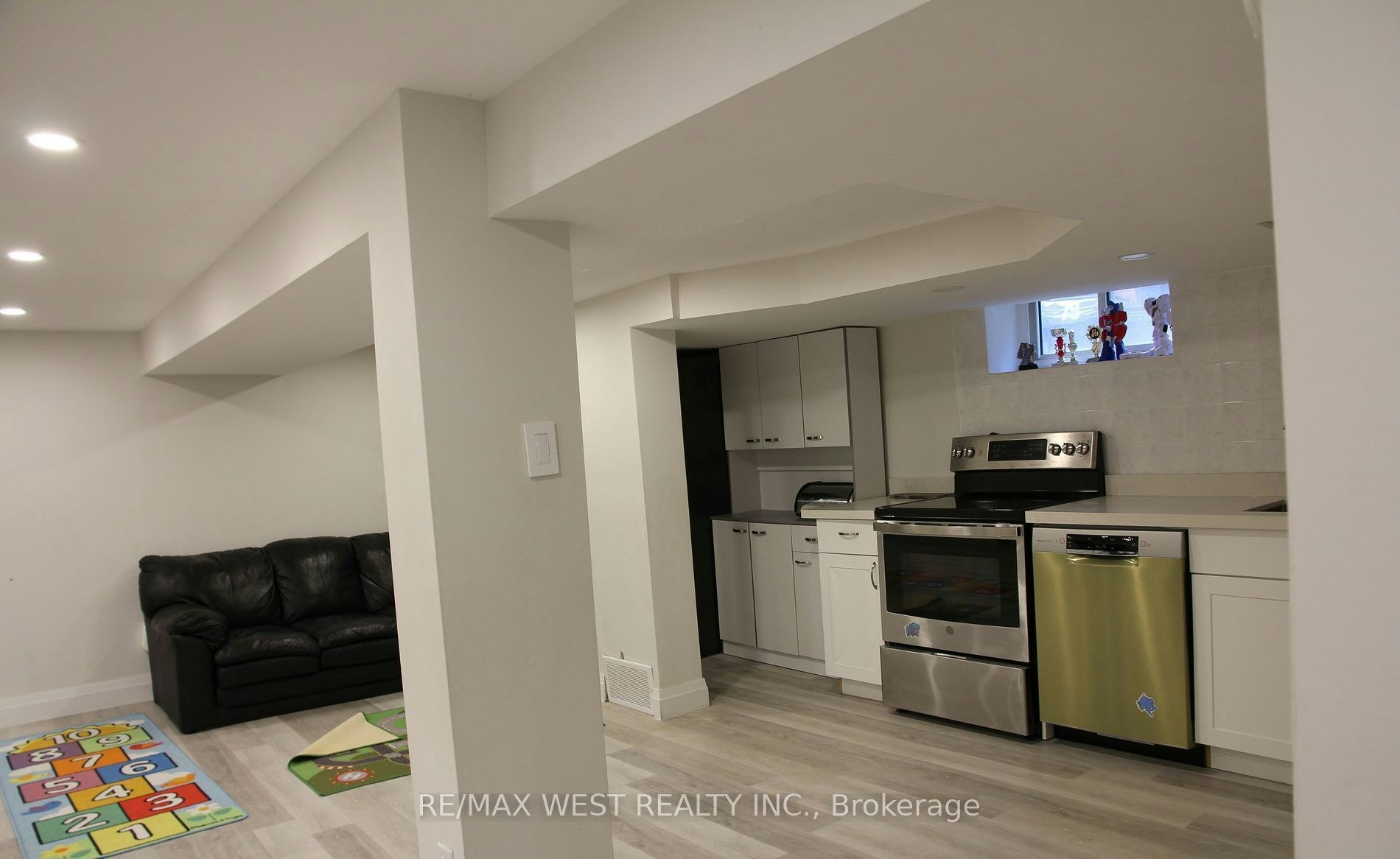 Basement-81 Freemont Avenue, Toronto, ON, M9P 2W7 - 9