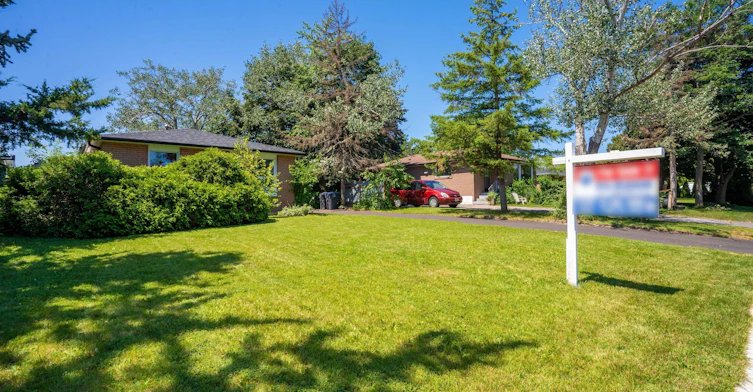 Upper Level-23 Fidelia Crescent, Brampton, ON, L6T 3P7 - 3