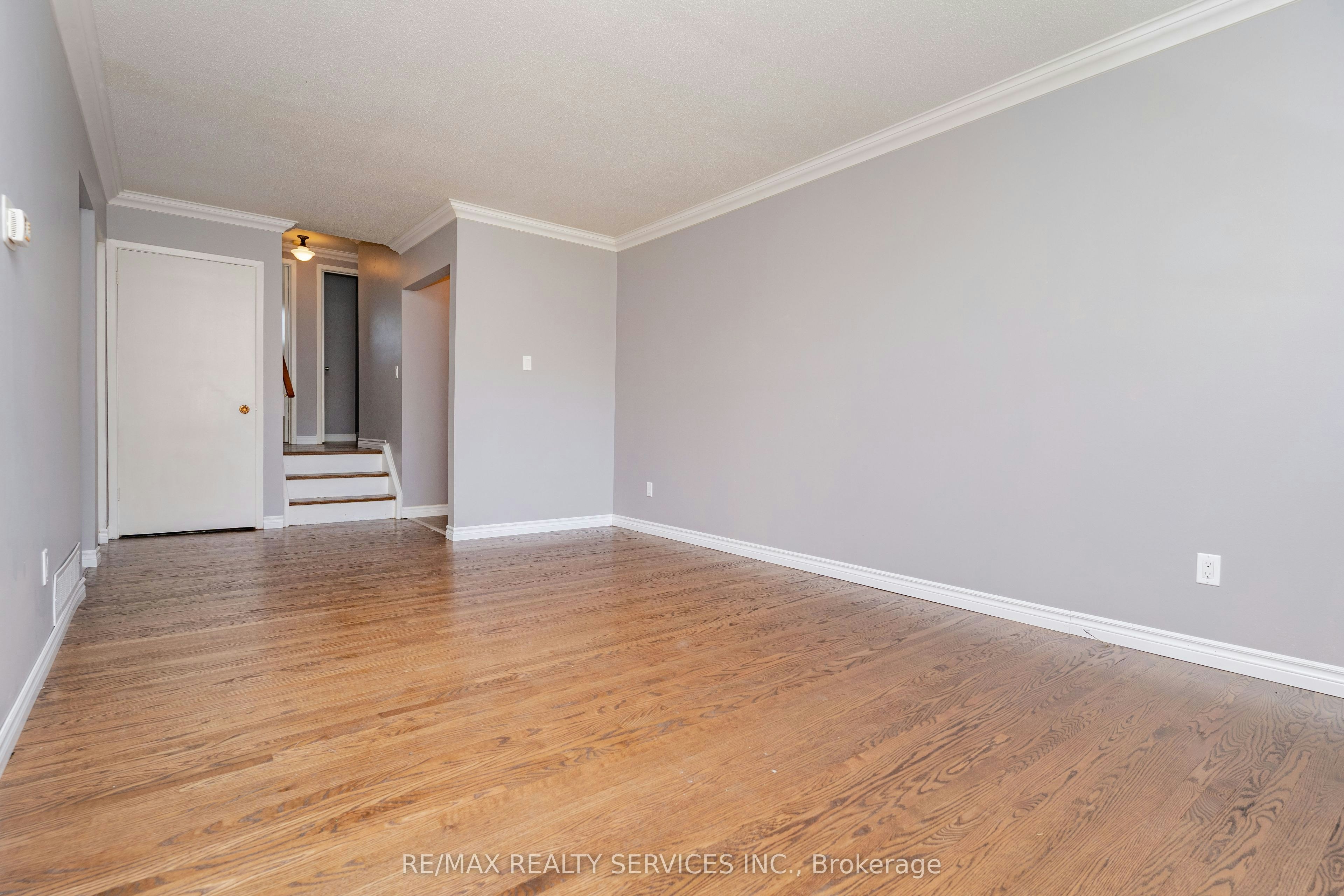 Upper Level-23 Fidelia Crescent, Brampton, ON, L6T 3P7 - 9