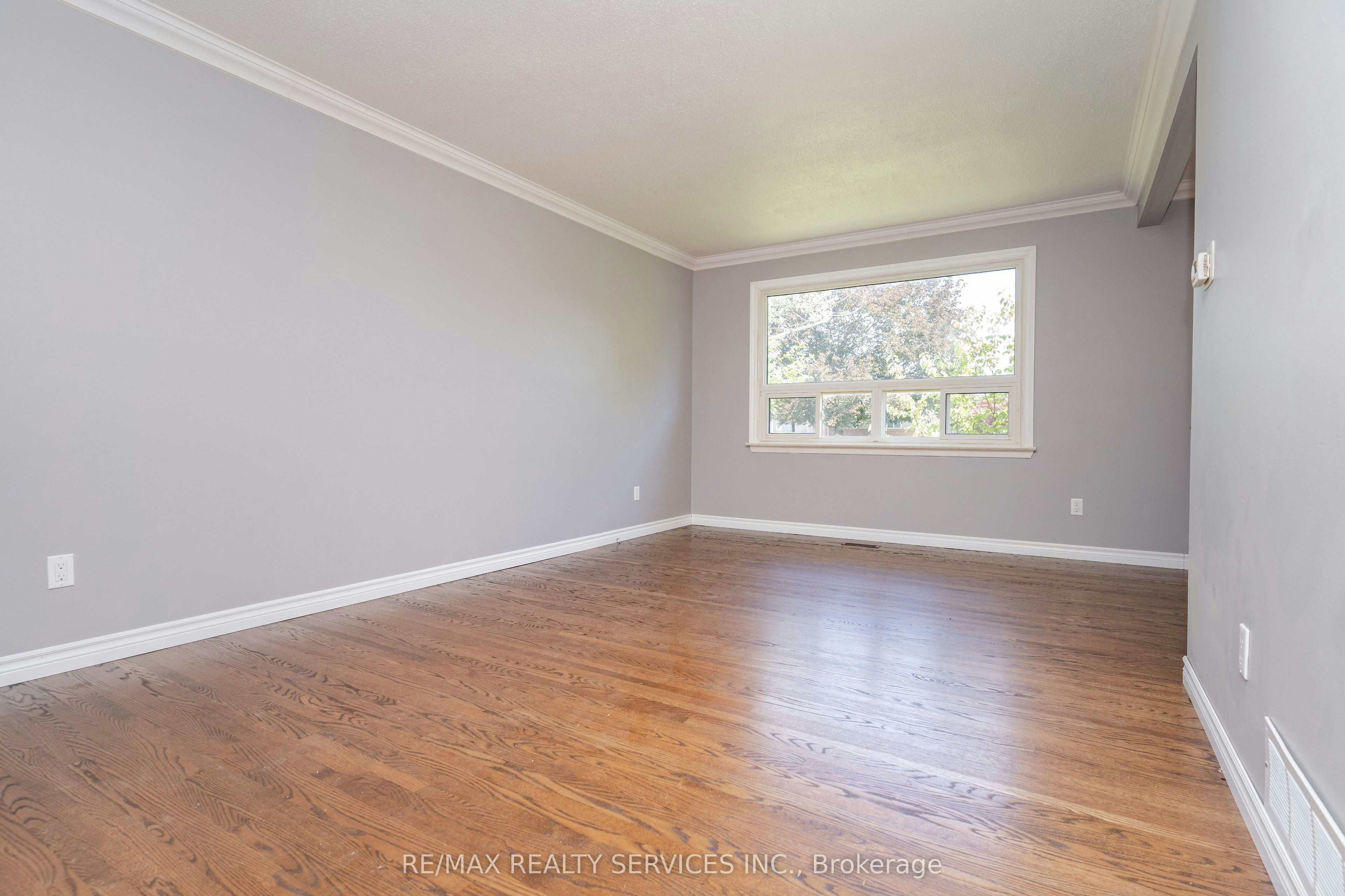 Upper Level-23 Fidelia Crescent, Brampton, ON, L6T 3P7 - 8