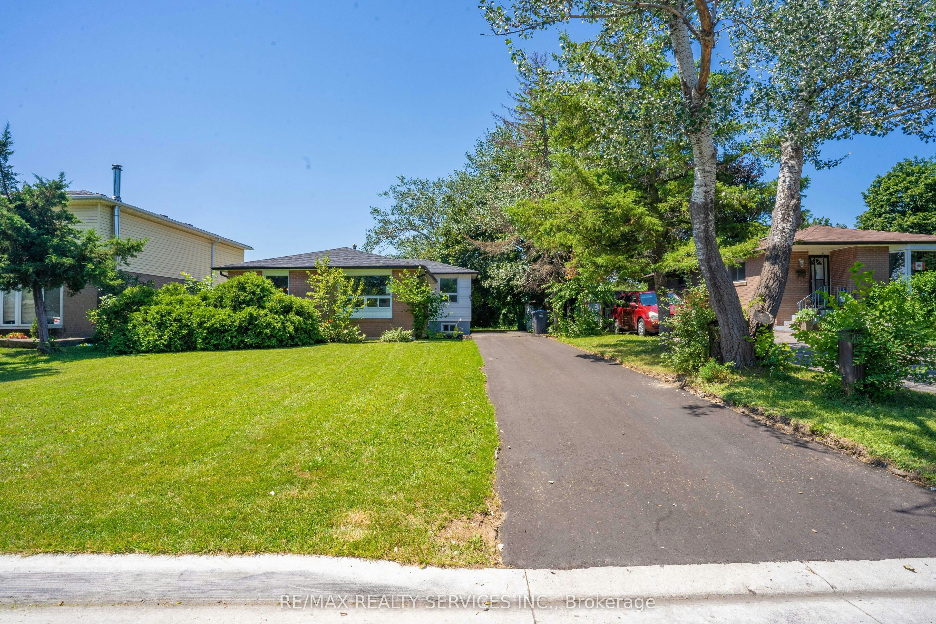 Upper Level-23 Fidelia Crescent, Brampton, ON, L6T 3P7