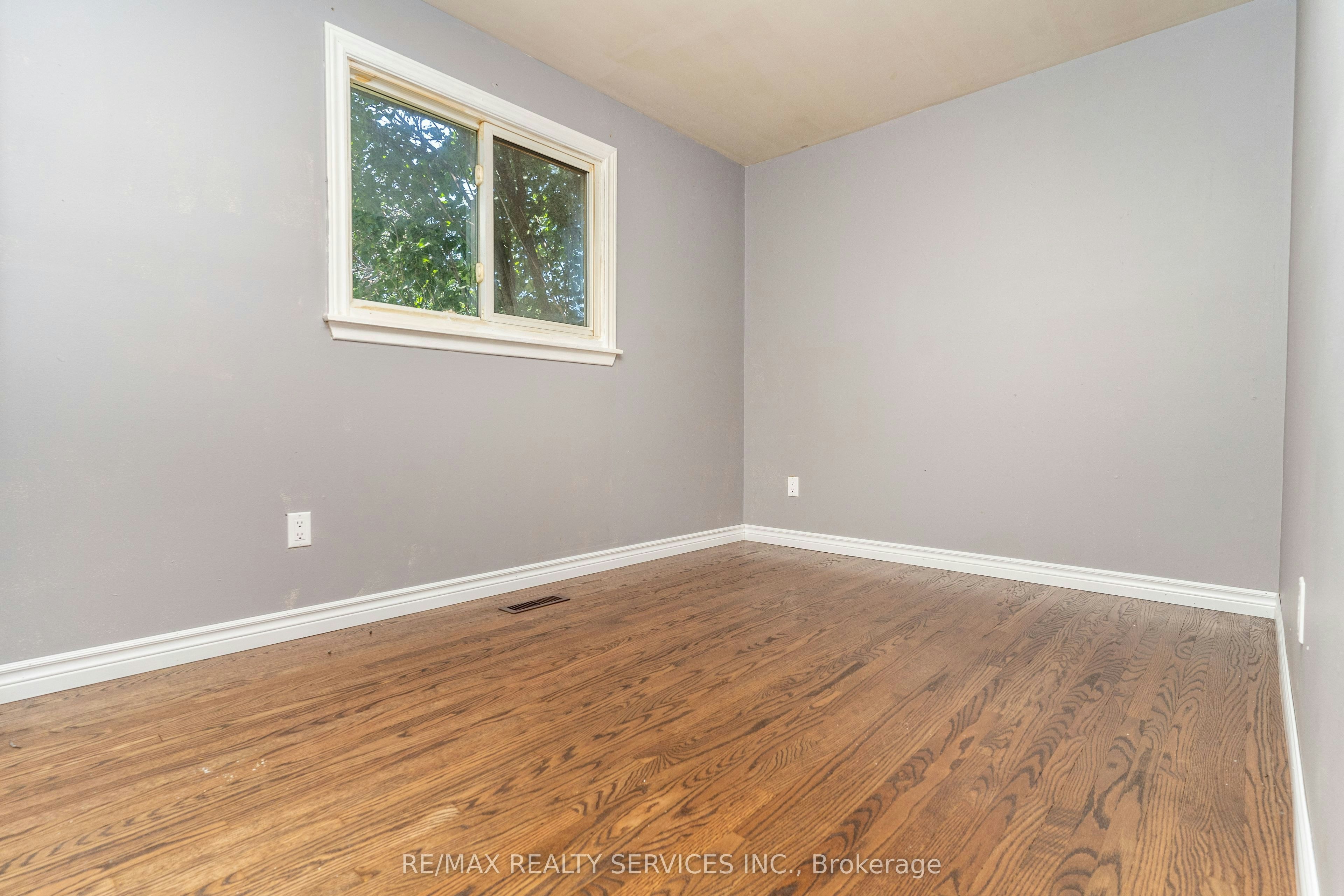 Upper Level-23 Fidelia Crescent, Brampton, ON, L6T 3P7 - 23