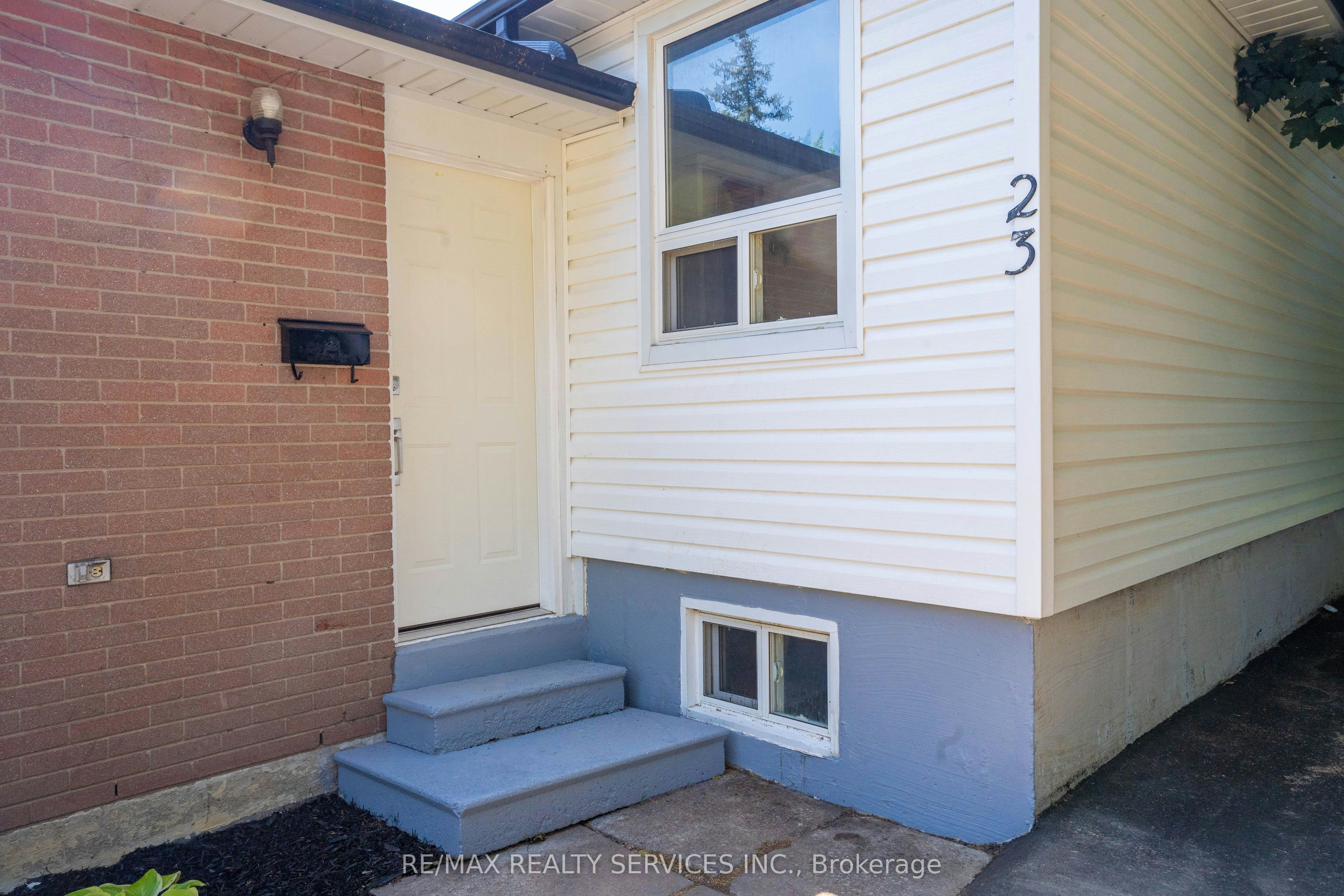 Upper Level-23 Fidelia Crescent, Brampton, ON, L6T 3P7 - 5