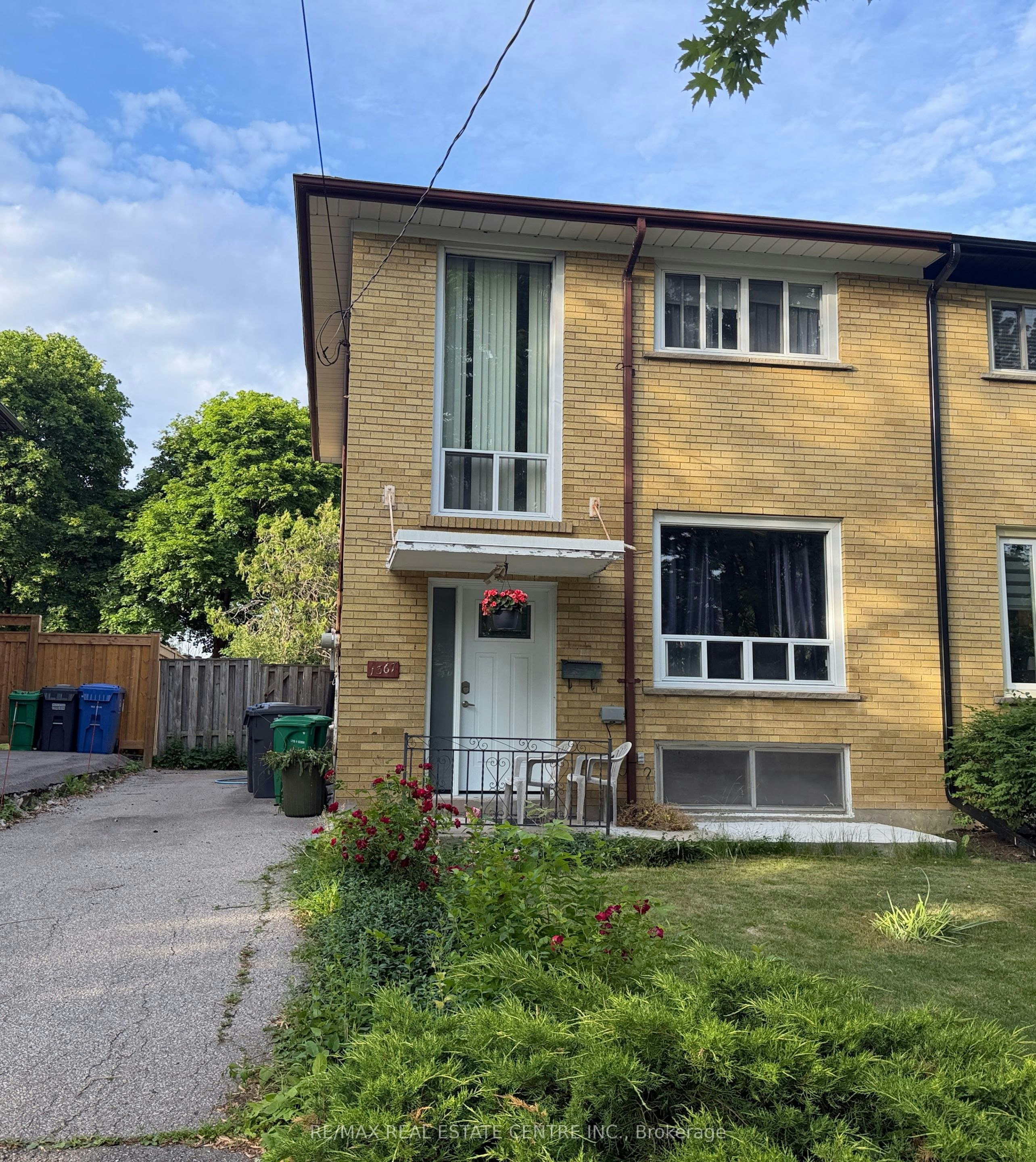 1367 Freeport Drive, Mississauga, ON, L5C 1S5