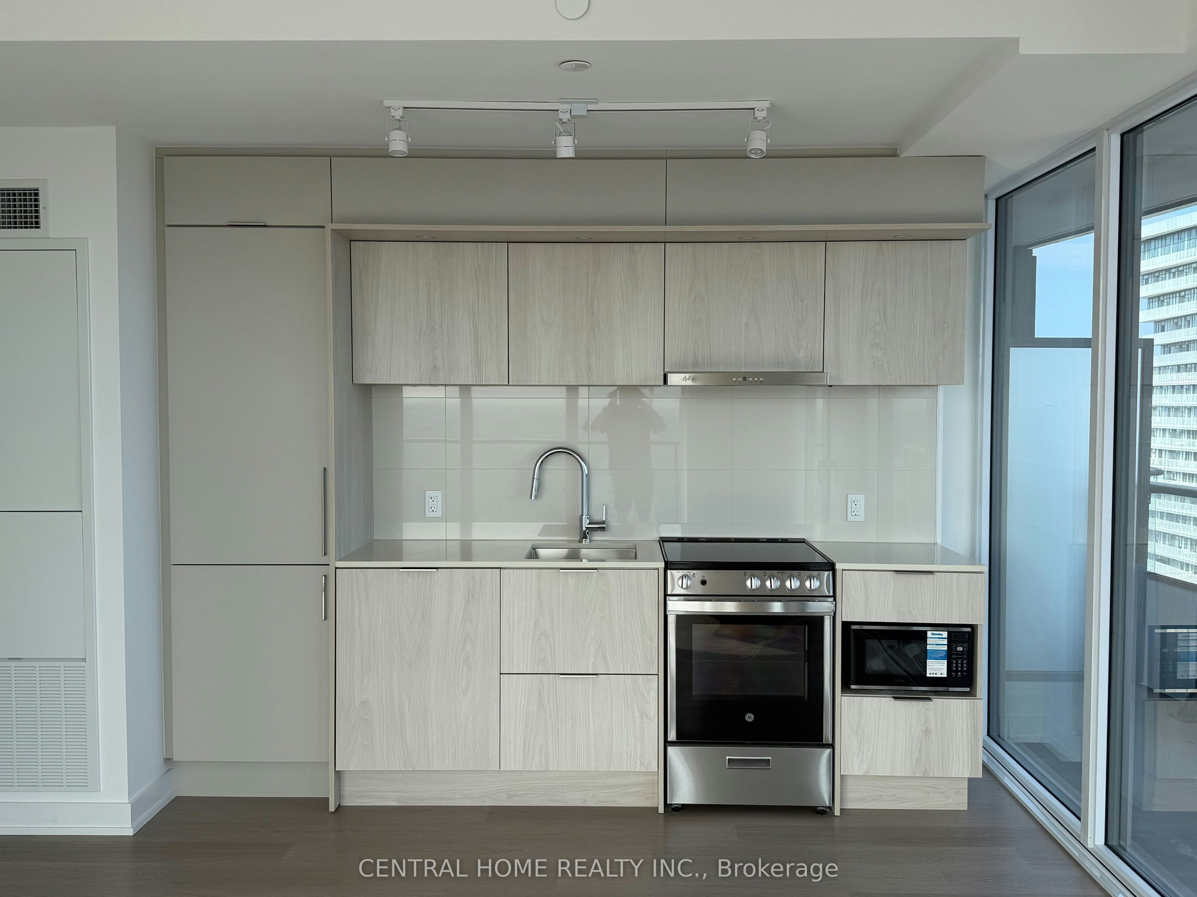 5511-448 Burnhamthorpe Road, Mississauga, ON, L5B 0R4