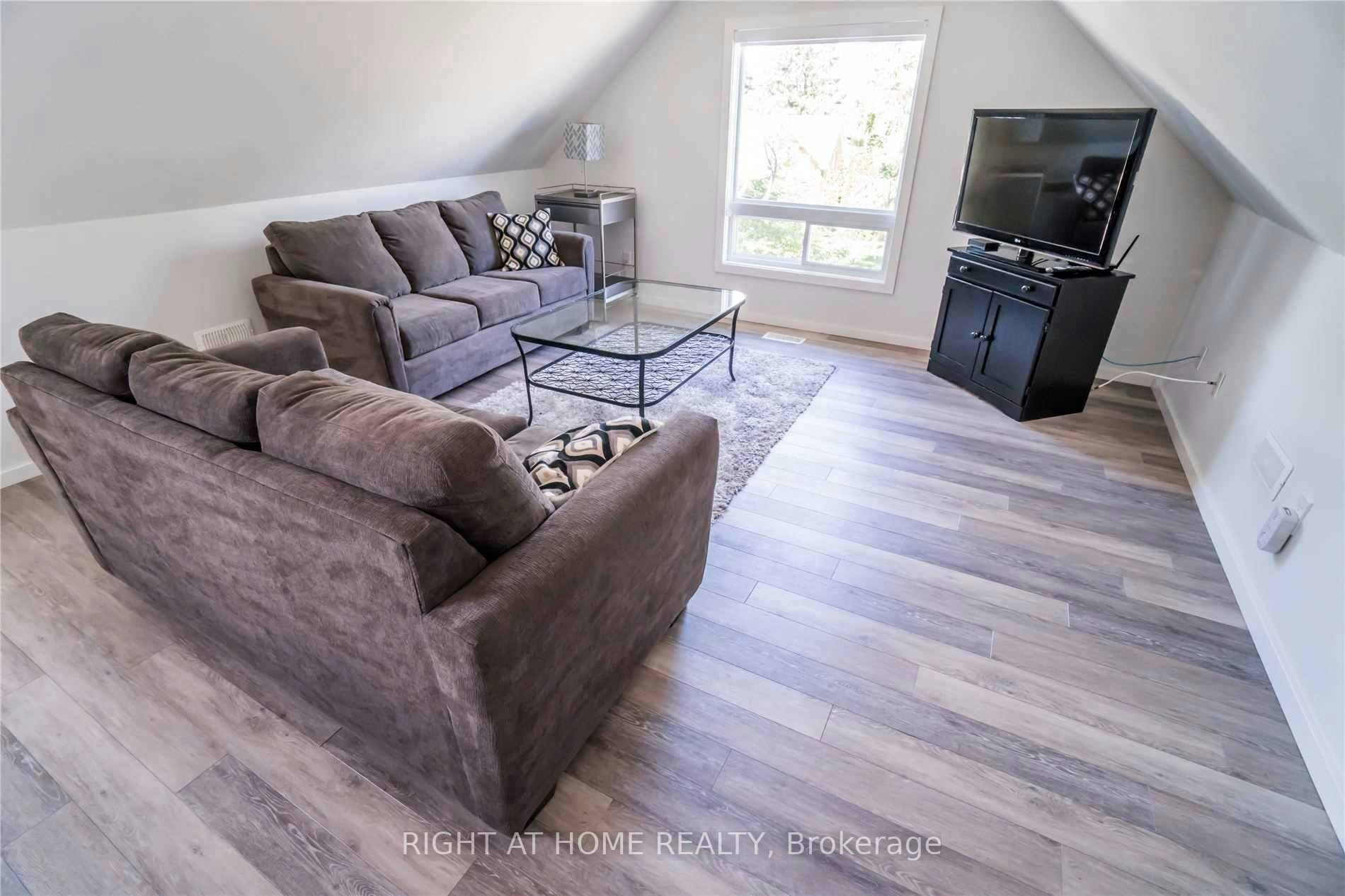 Loft-164 Trafalgar Road, Oakville, ON, L6J 3G6 - 2