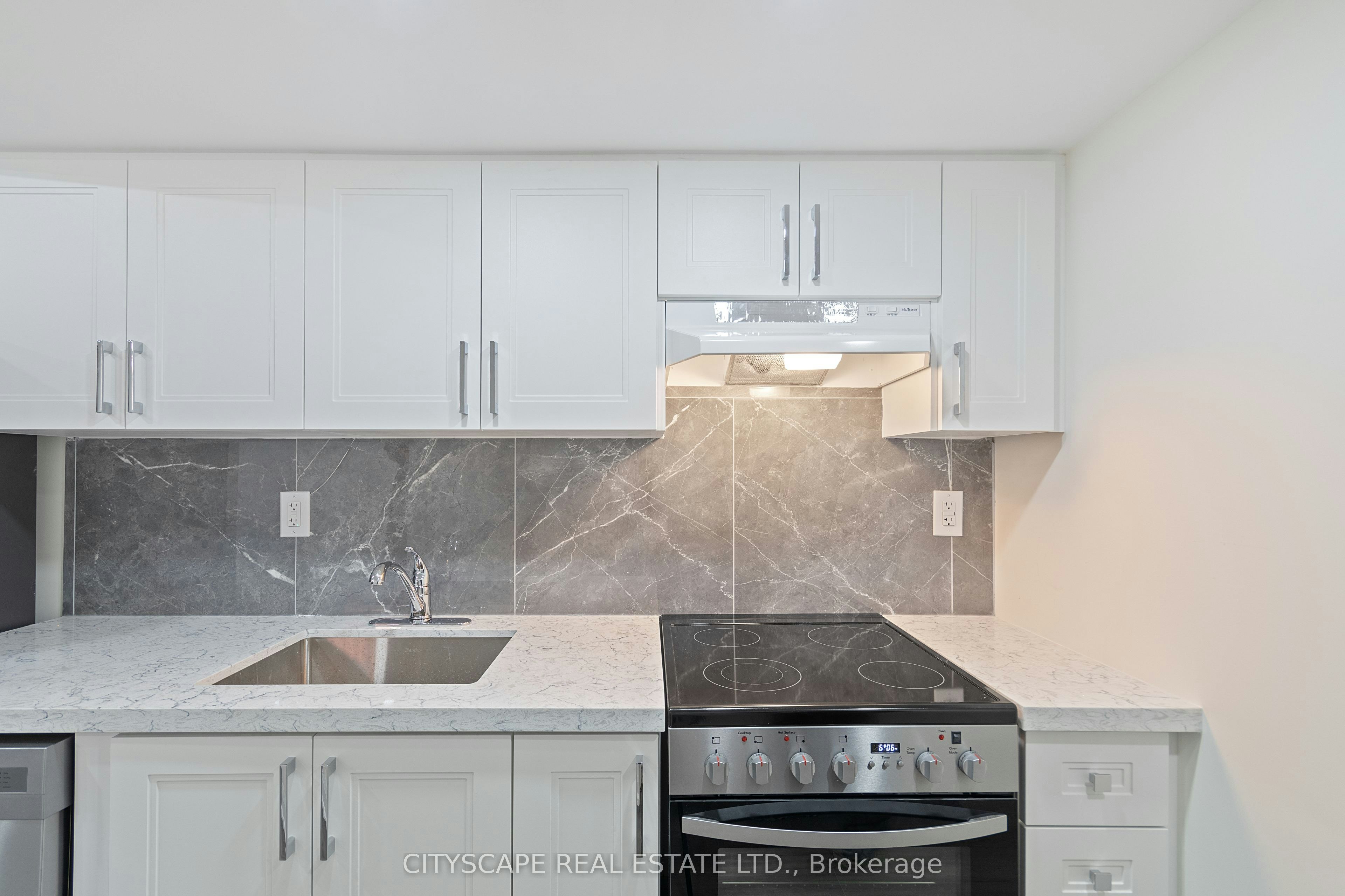 Lower-163 Rankin Crescent, Toronto, ON, M6P 4H9 - 6