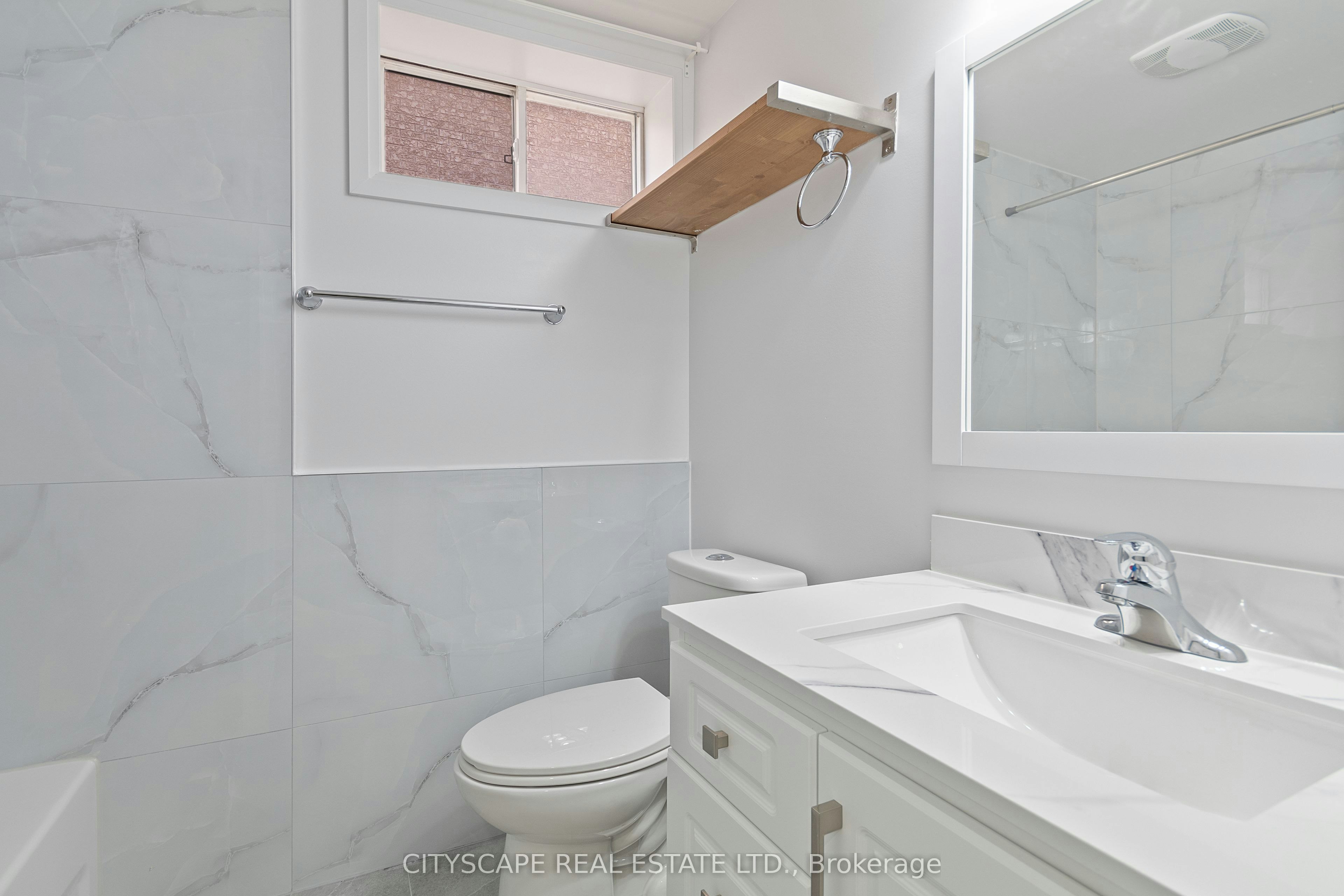 Lower-163 Rankin Crescent, Toronto, ON, M6P 4H9 - 7