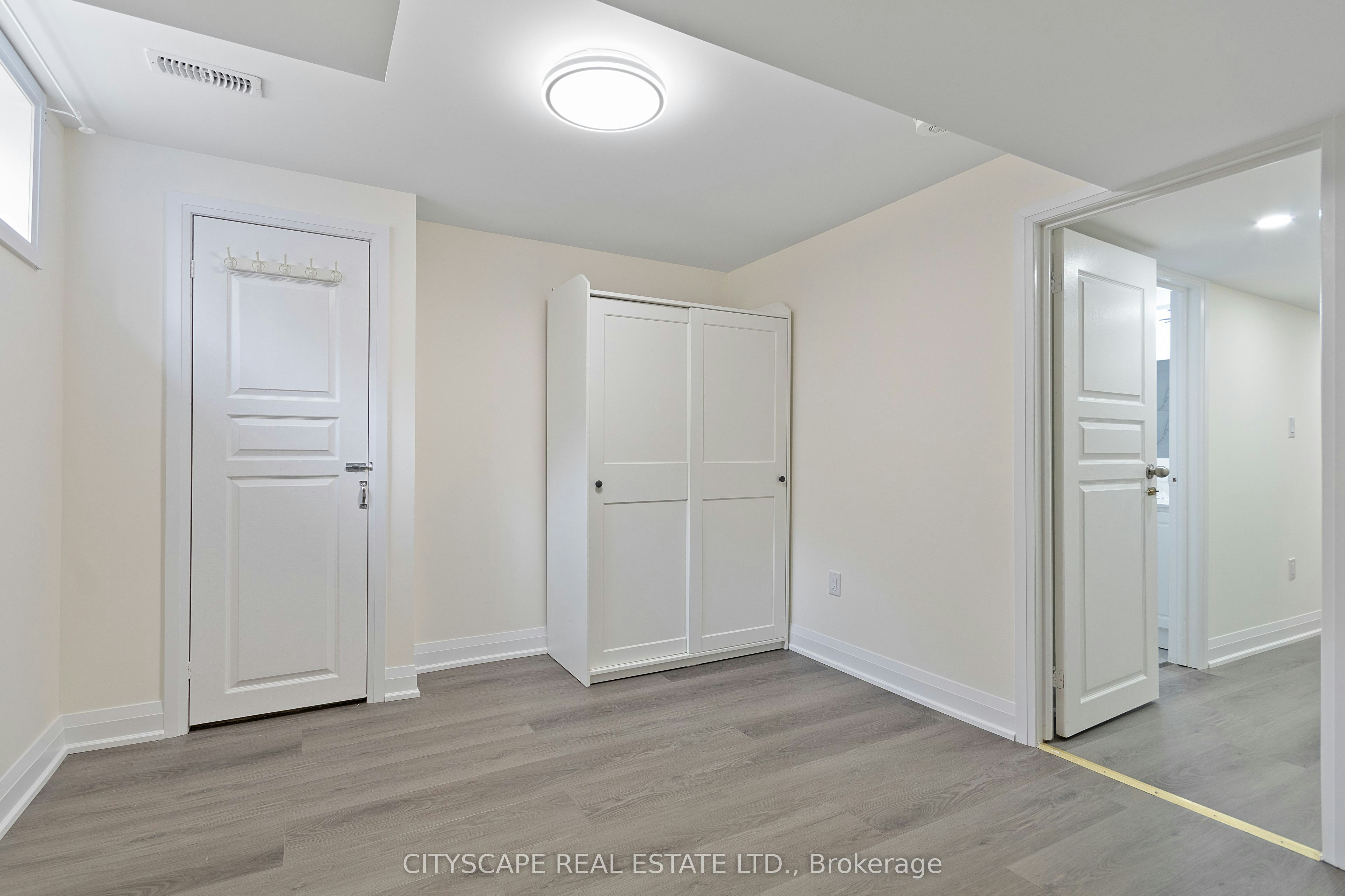 Lower-163 Rankin Crescent, Toronto, ON, M6P 4H9 - 12