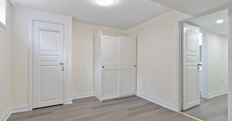 Lower-163 Rankin Crescent, Toronto, ON, M6P 4H9 - 12