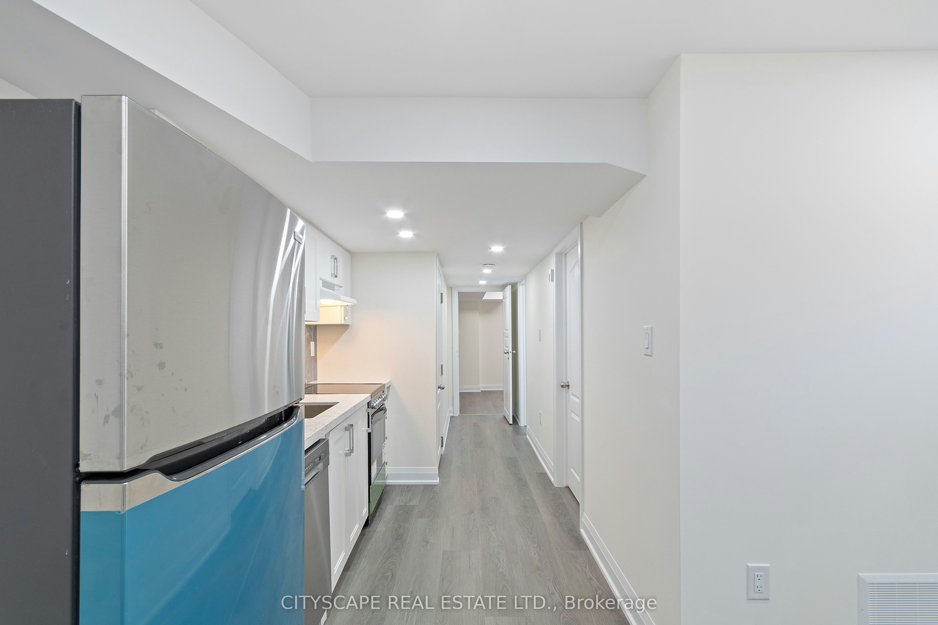 Lower-163 Rankin Crescent, Toronto, ON, M6P 4H9 - 4
