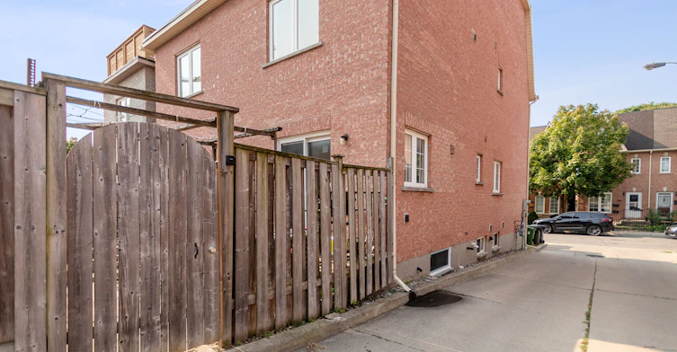 Lower-163 Rankin Crescent, Toronto, ON, M6P 4H9 - 17