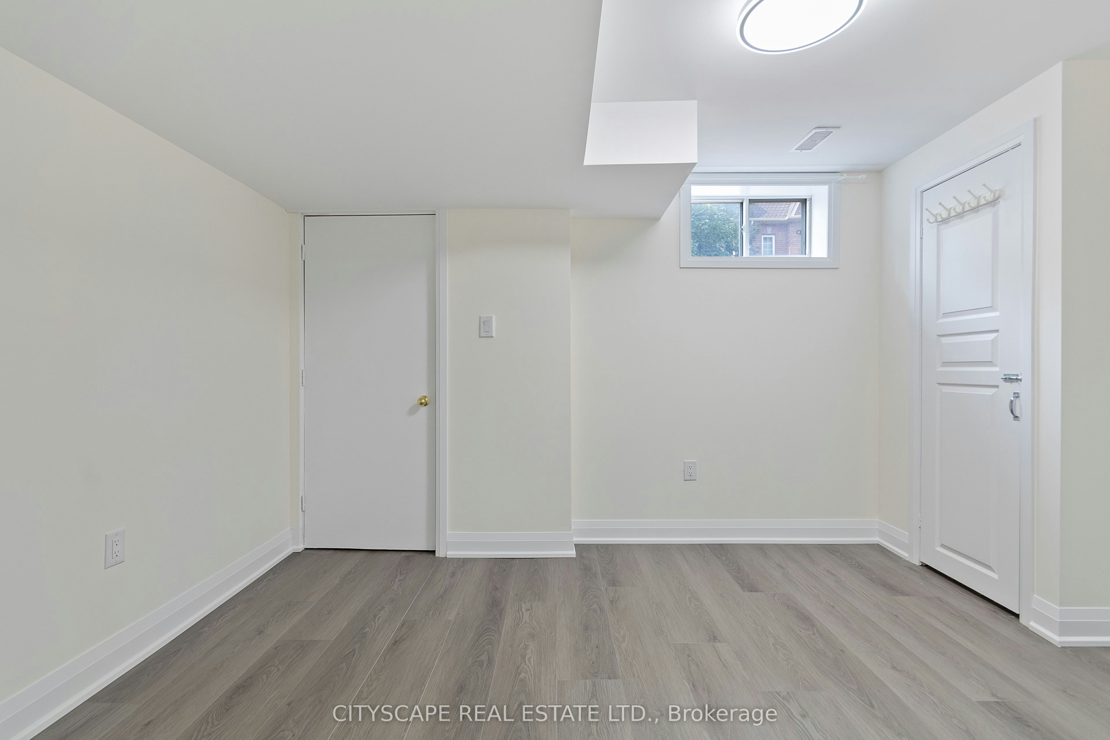 Lower-163 Rankin Crescent, Toronto, ON, M6P 4H9 - 9