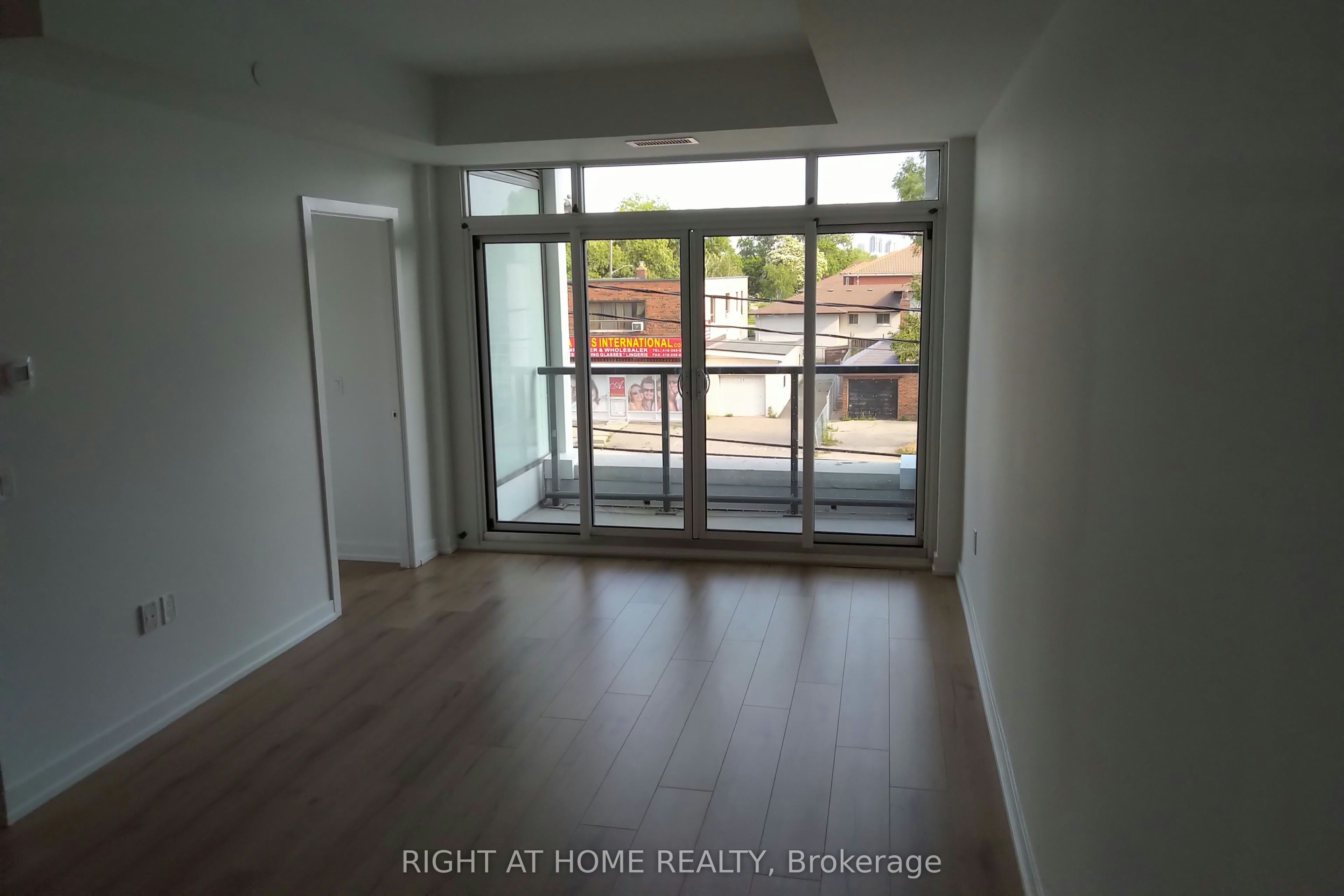 202-1195 The Queensway Avenue, Toronto, ON, M8Z 1R6 - 2