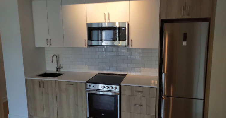 202-1195 The Queensway Avenue, Toronto, ON, M8Z 1R6 - 5