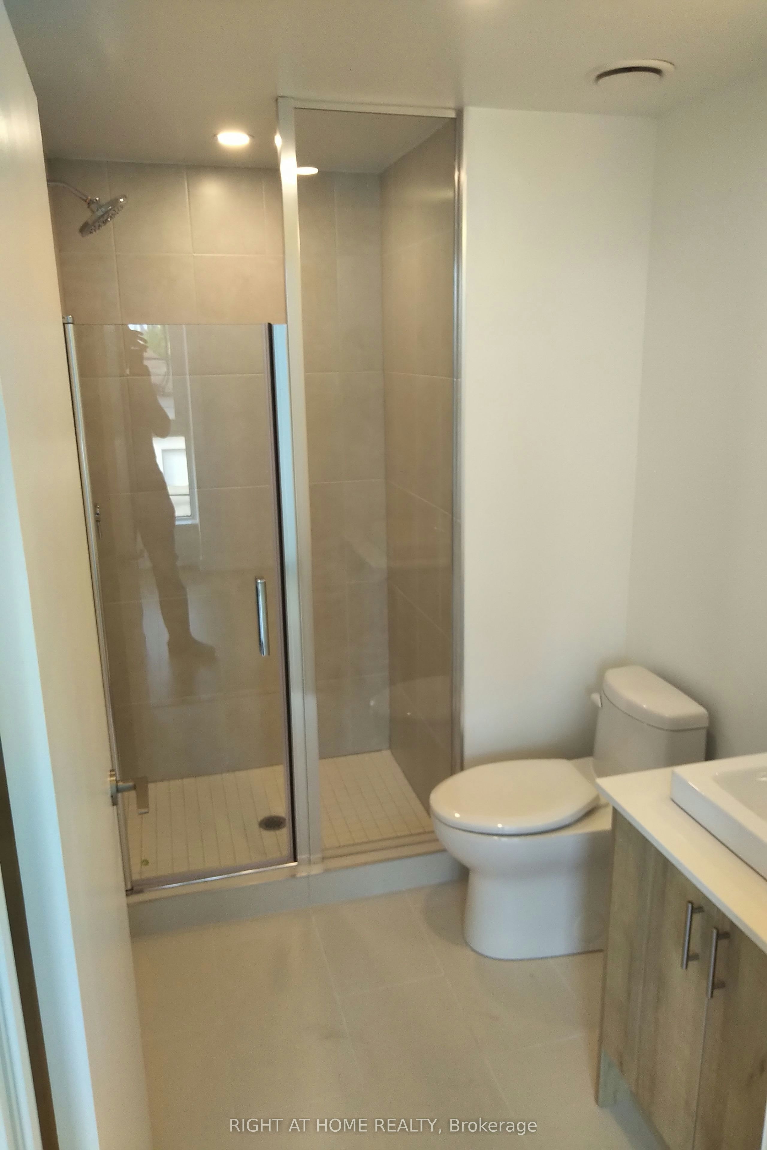 202-1195 The Queensway Avenue, Toronto, ON, M8Z 1R6 - 7
