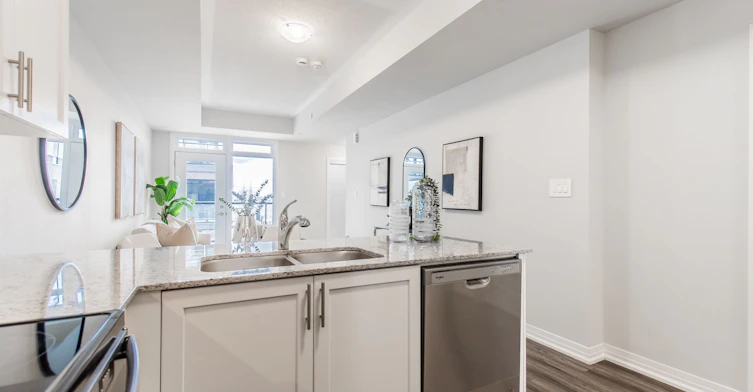 112-1597 Rose Way, Milton, ON, L9E 1N4 - 16