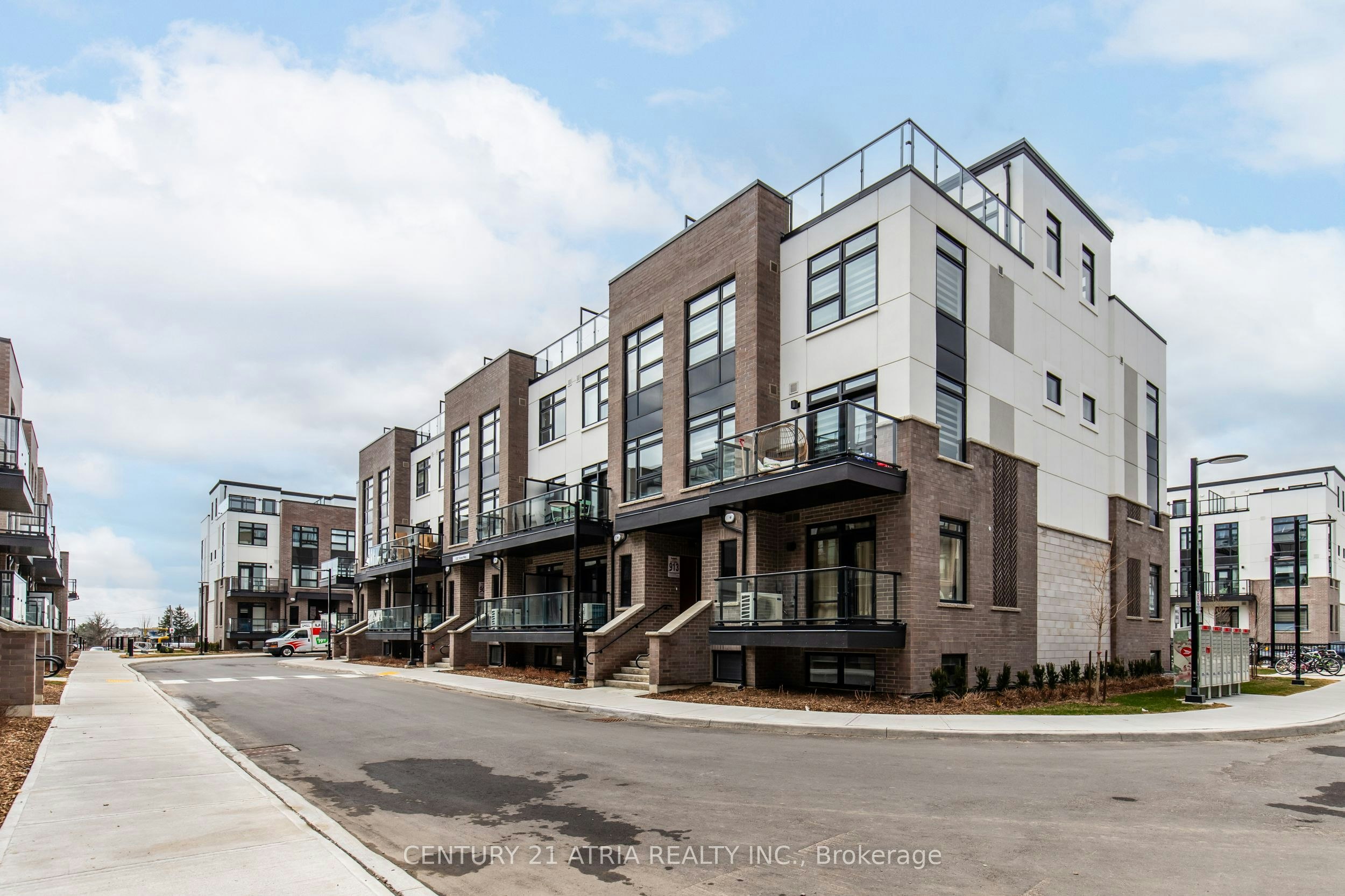 112-1597 Rose Way, Milton, ON, L9E 1N4 - 3