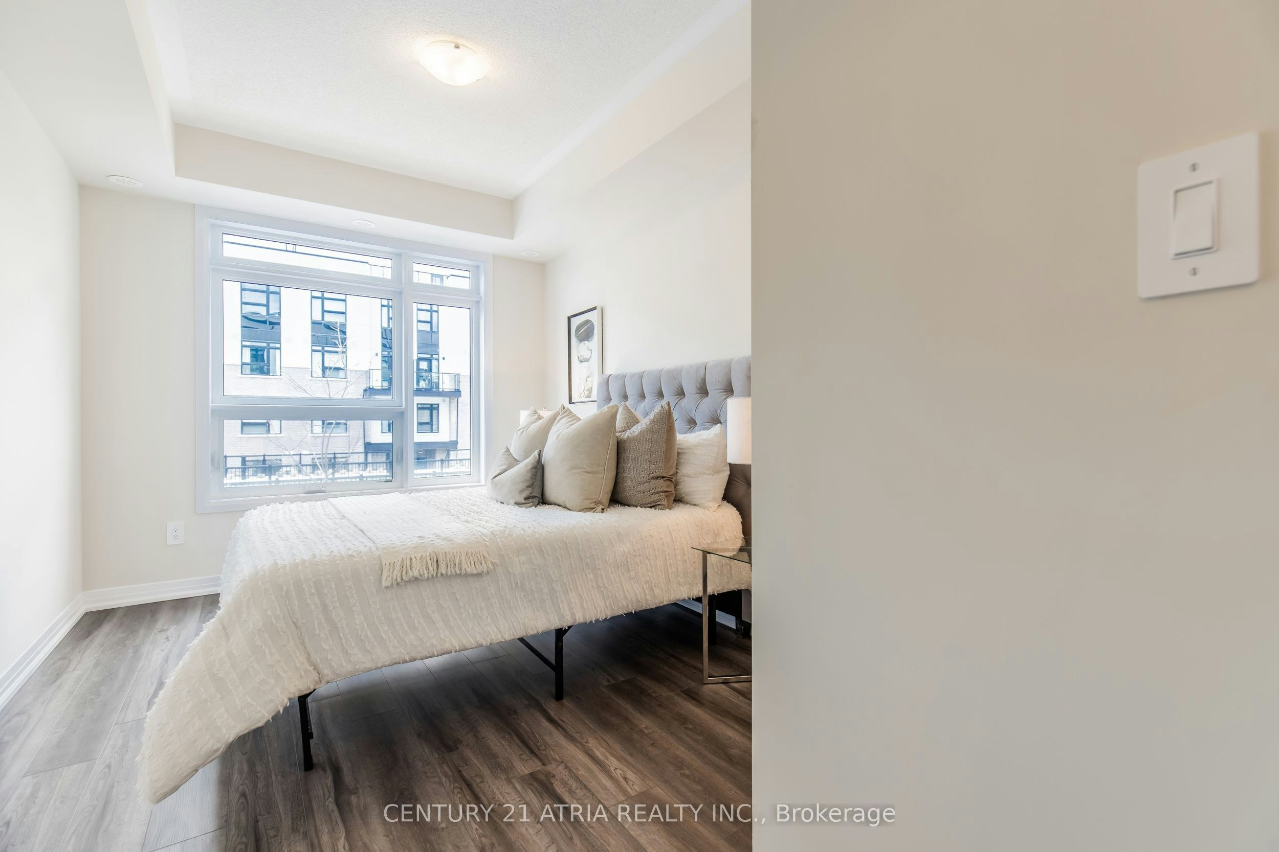 112-1597 Rose Way, Milton, ON, L9E 1N4 - 25