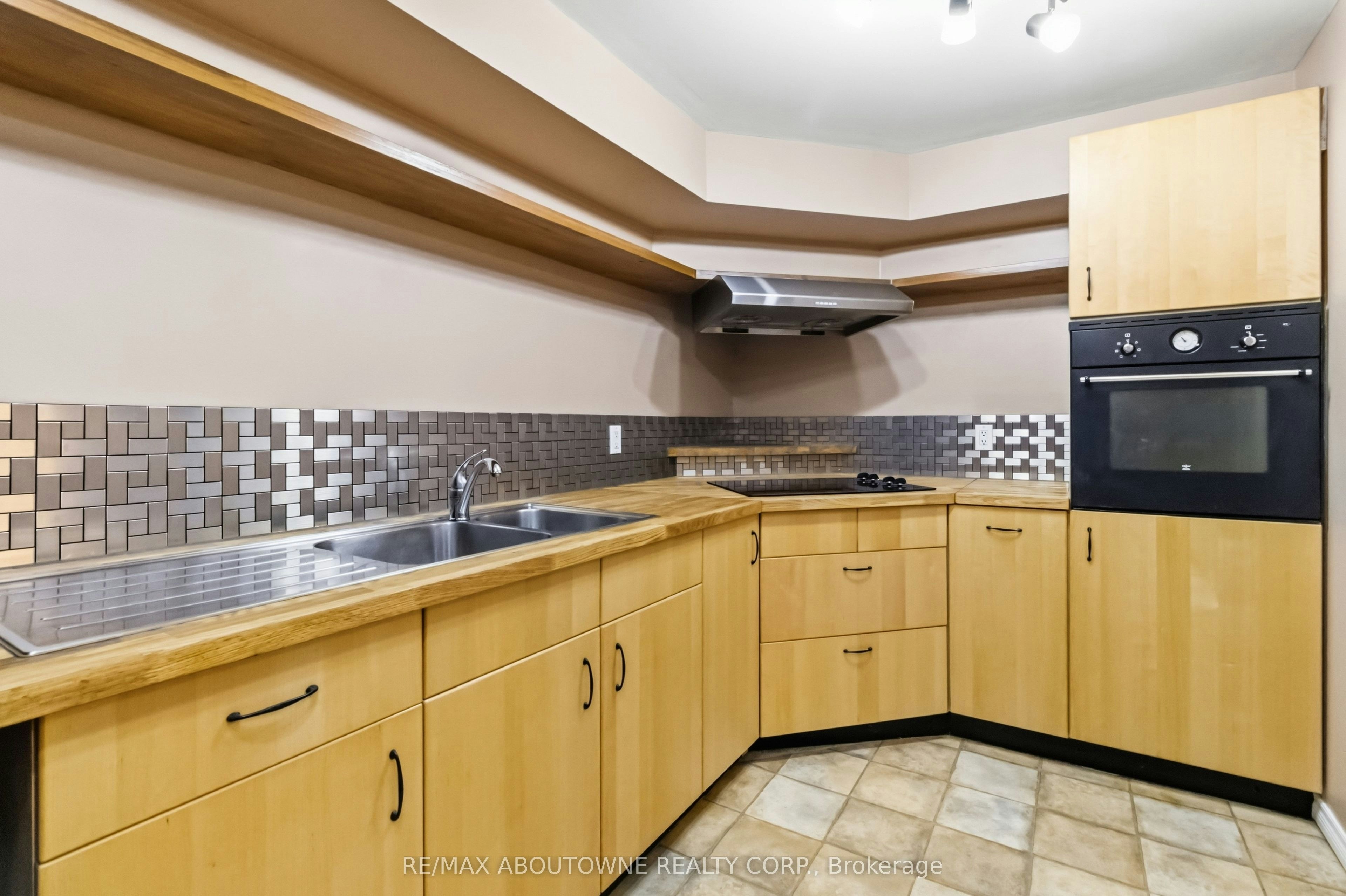 BASEMENT-143 Mccraney Street W, Oakville, ON, L6H 1H5 - 14