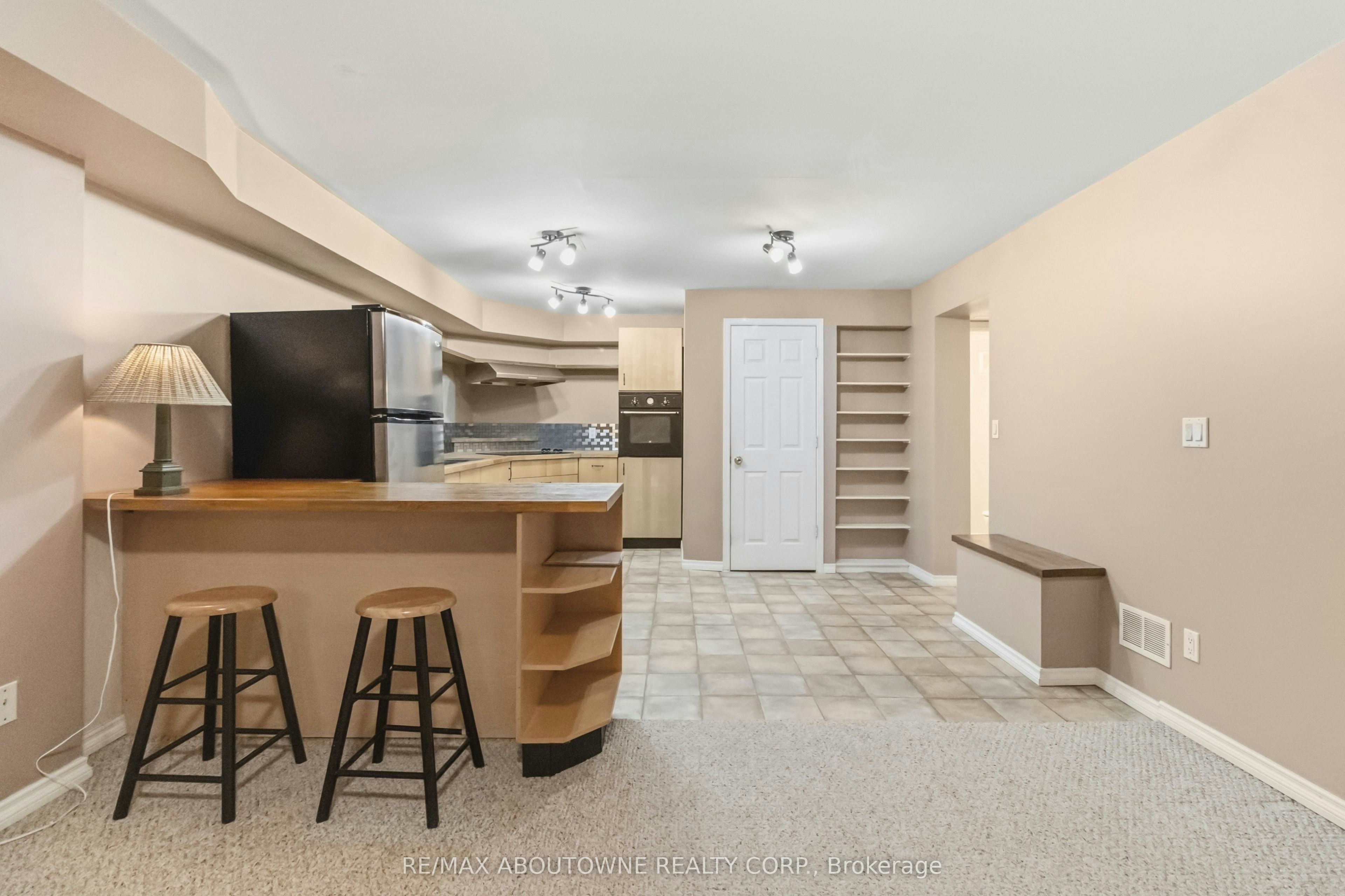 BASEMENT-143 Mccraney Street W, Oakville, ON, L6H 1H5