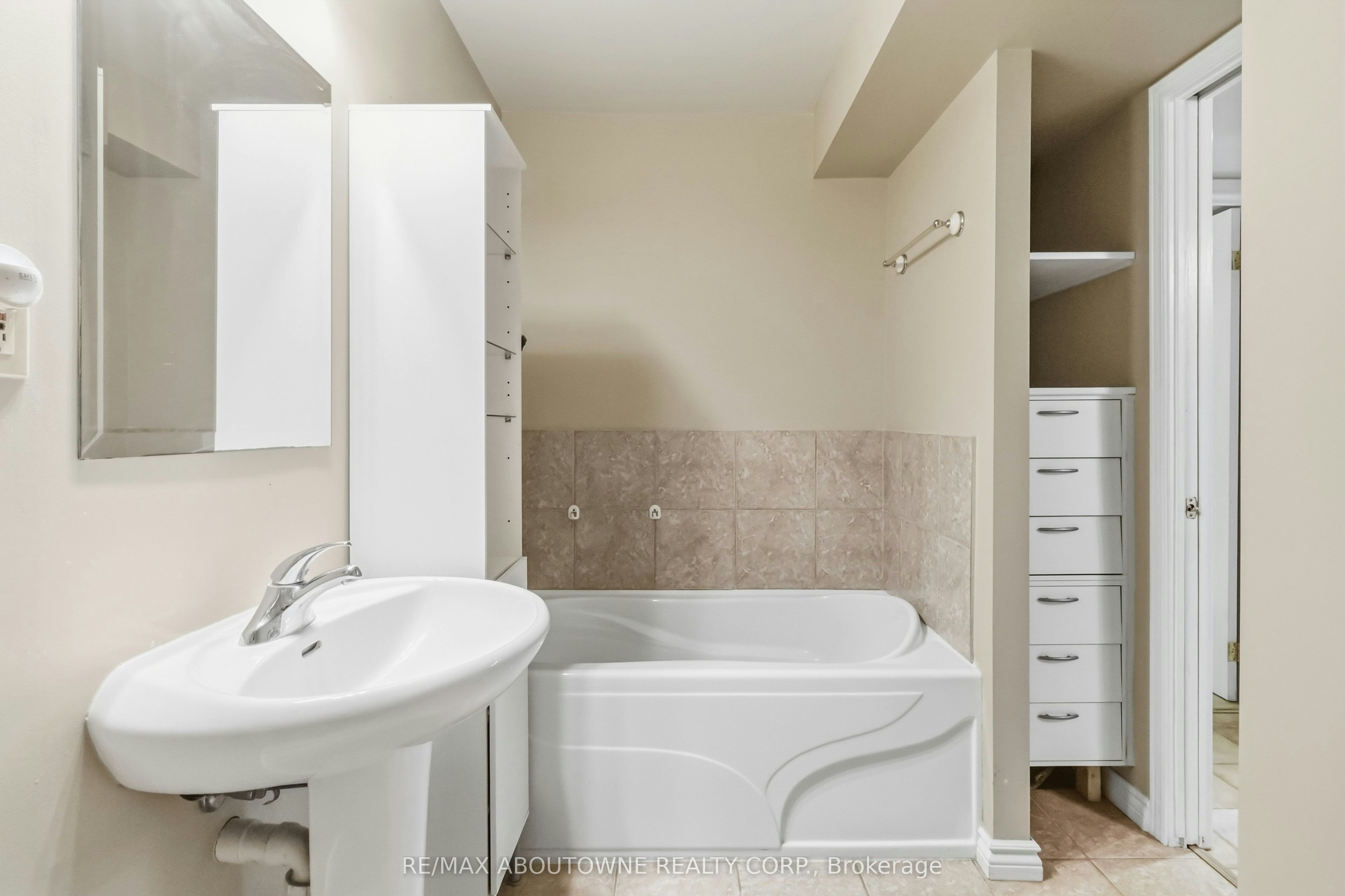 BASEMENT-143 Mccraney Street W, Oakville, ON, L6H 1H5 - 22