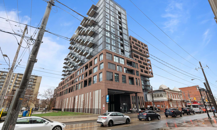 PH01-270 Dufferin Street
