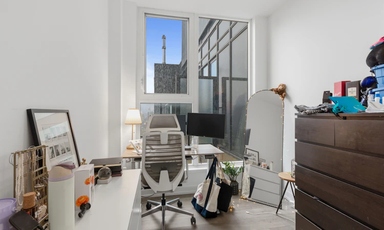 PH01-270 Dufferin Street