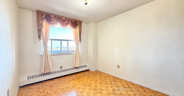 1007-1455 Lawrence Avenue W, Toronto, ON, M6L 1B1 - 6