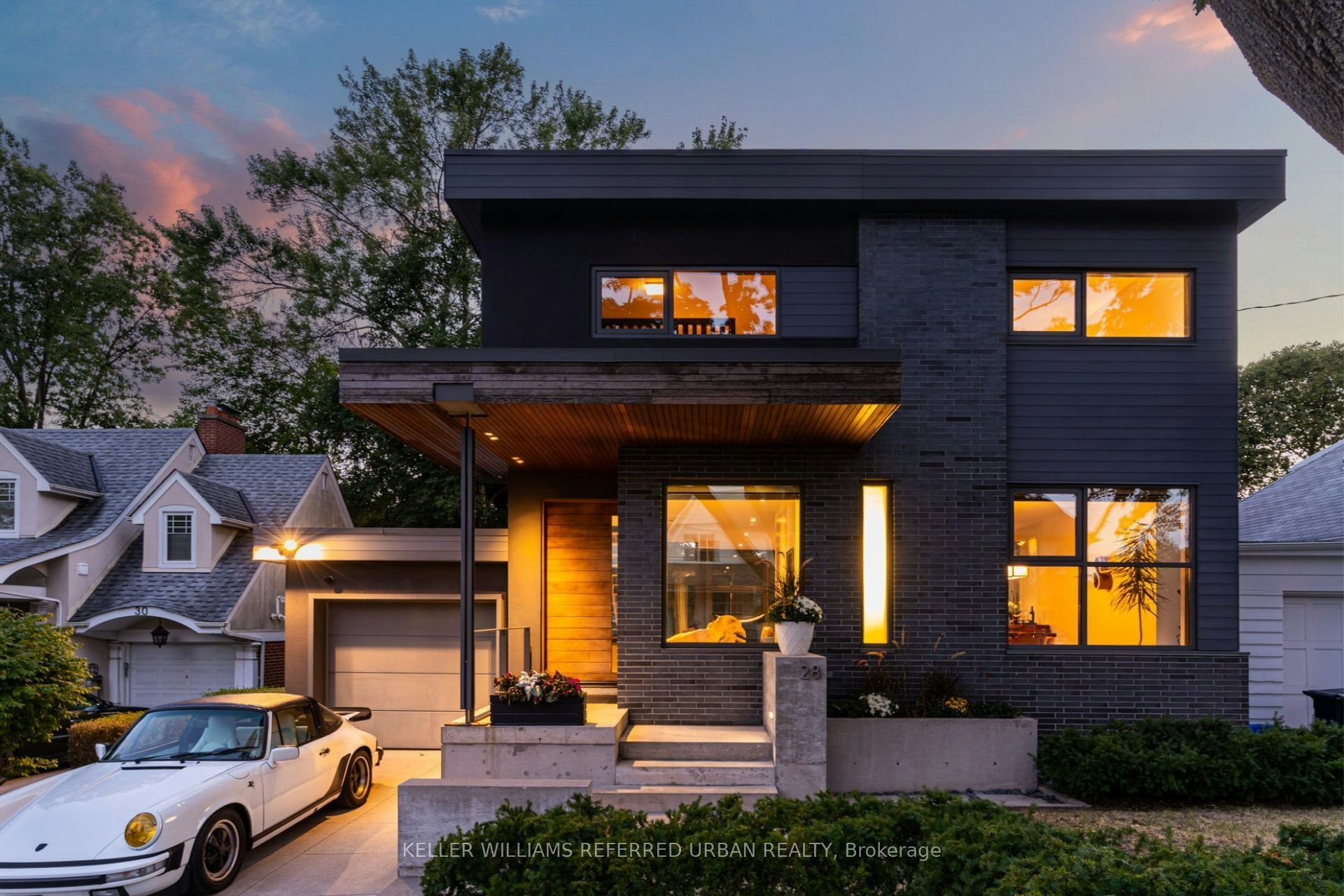 28 Beaucourt Road, Toronto, ON, M8Y 3G2