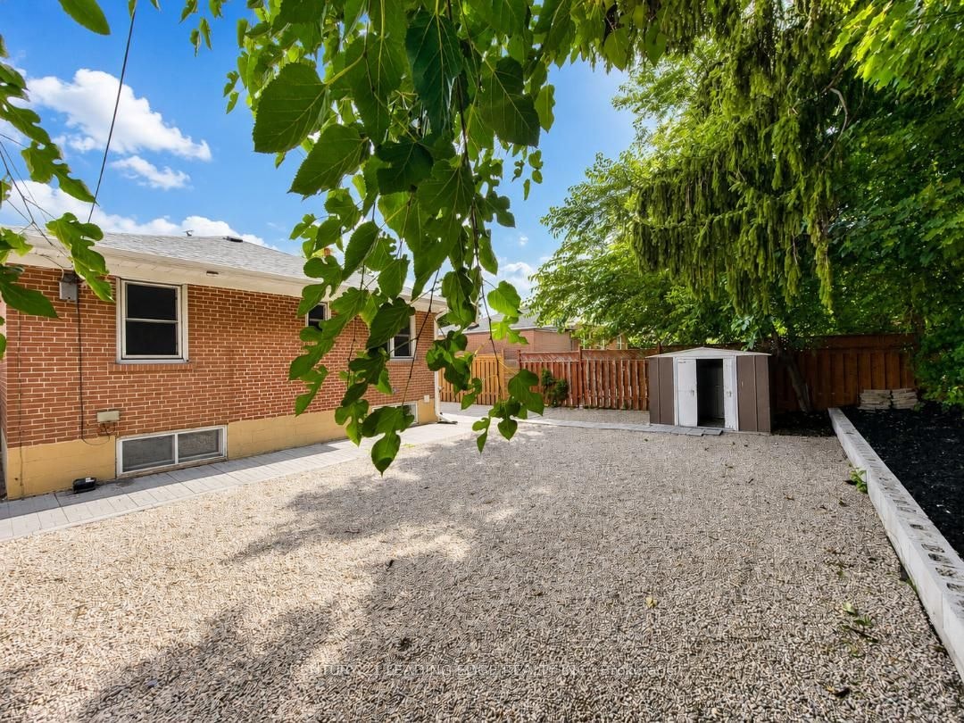 28 Eringate Drive, Toronto, ON, M9C 3Y7 - 14
