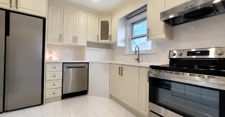 28 Eringate Drive, Toronto, ON, M9C 3Y7 - 8