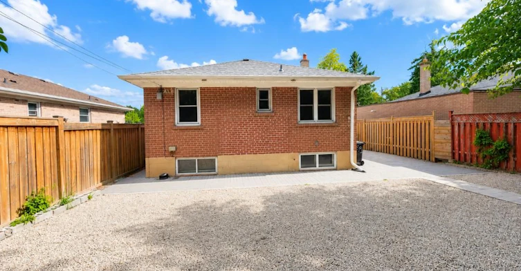 28 Eringate Drive, Toronto, ON, M9C 3Y7 - 13