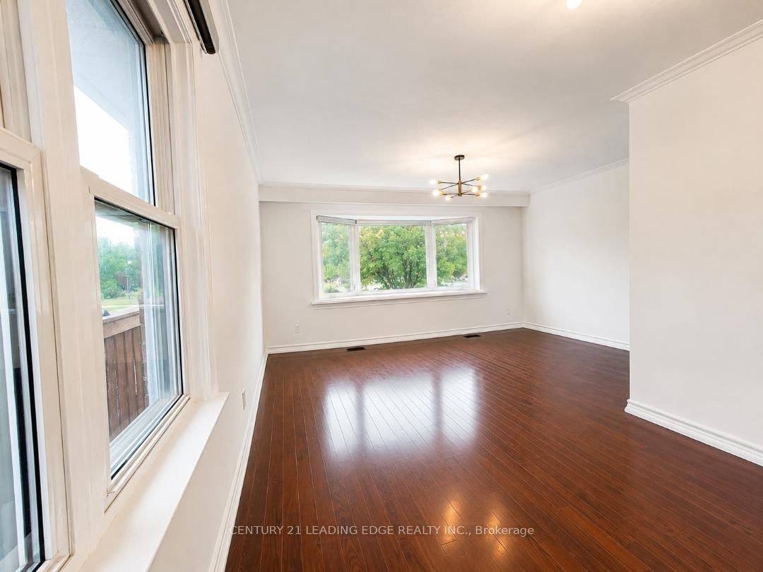 28 Eringate Drive, Toronto, ON, M9C 3Y7 - 2