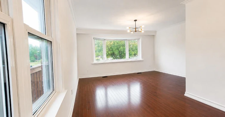 28 Eringate Drive, Toronto, ON, M9C 3Y7 - 2