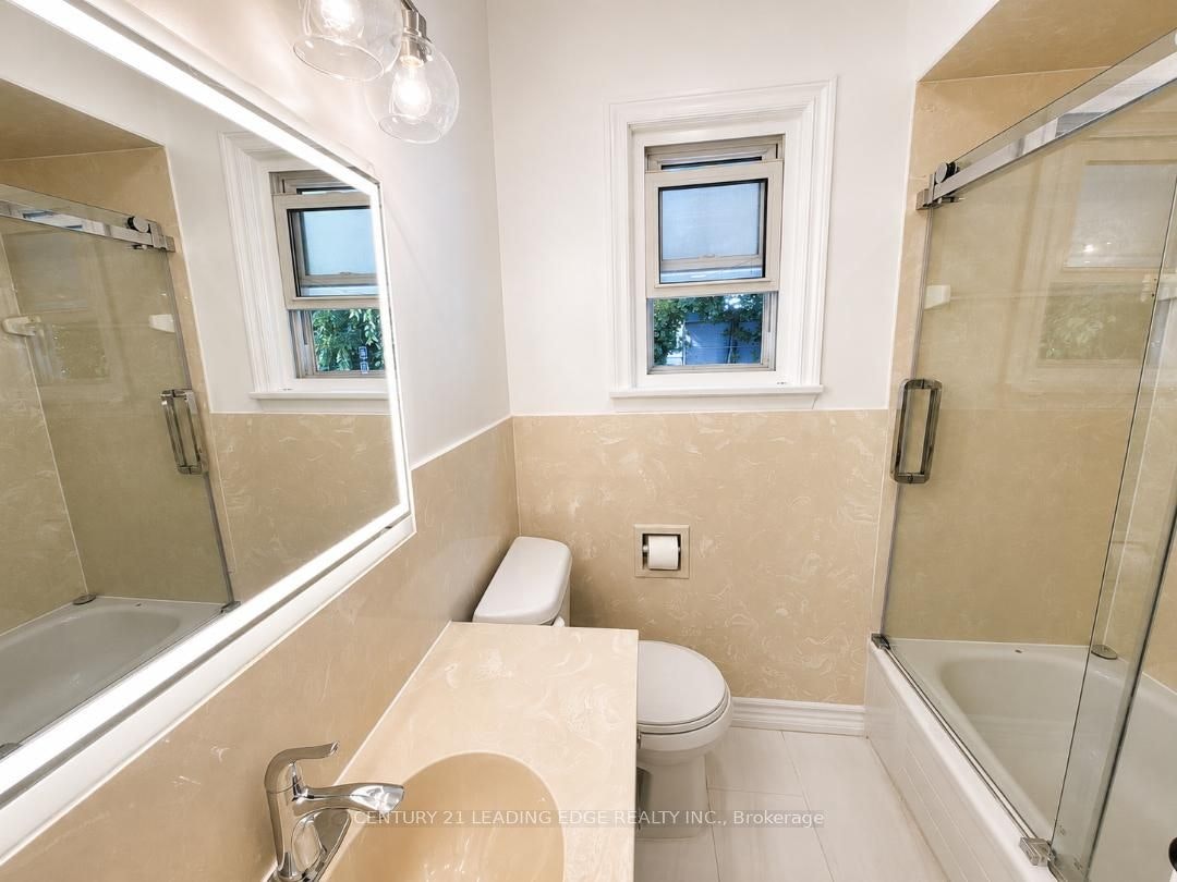 28 Eringate Drive, Toronto, ON, M9C 3Y7 - 12