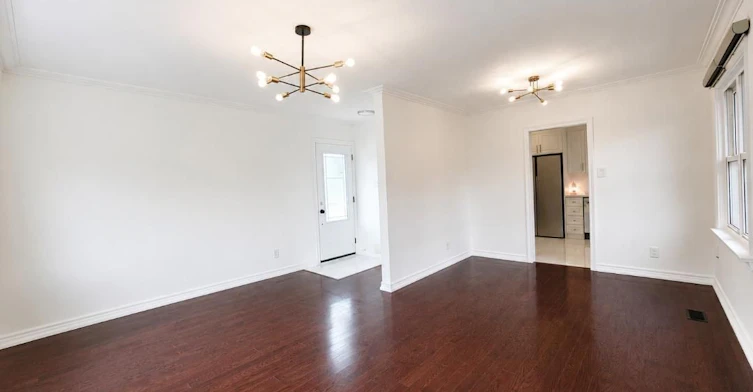 28 Eringate Drive, Toronto, ON, M9C 3Y7 - 4