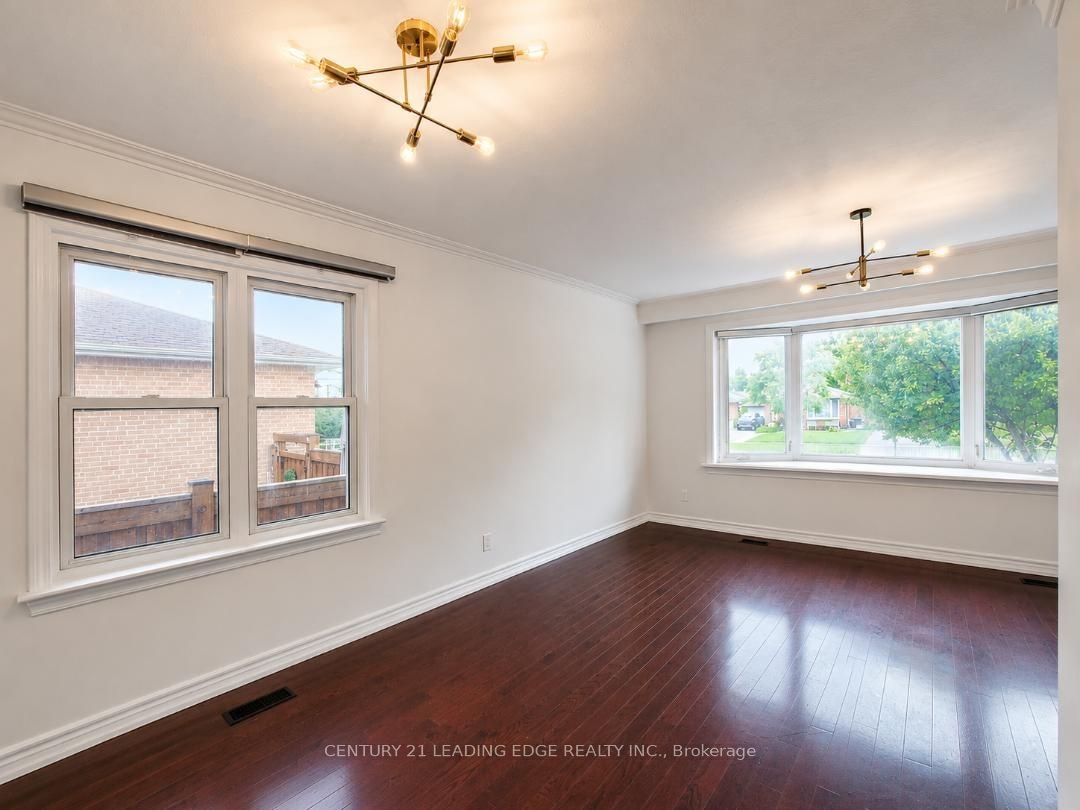 28 Eringate Drive, Toronto, ON, M9C 3Y7 - 5