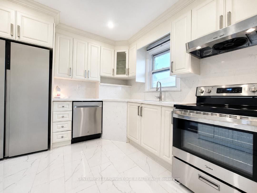 28 Eringate Drive, Toronto, ON, M9C 3Y7 - 9