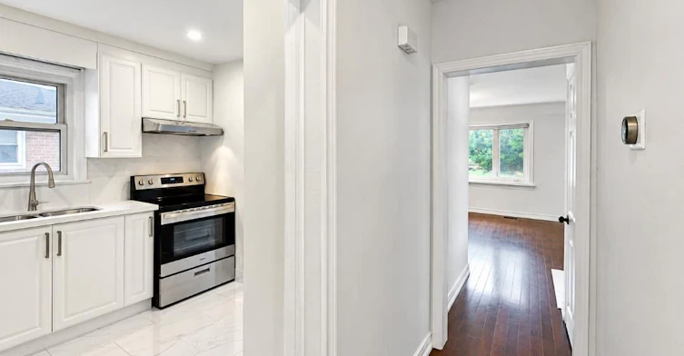 28 Eringate Drive, Toronto, ON, M9C 3Y7 - 6