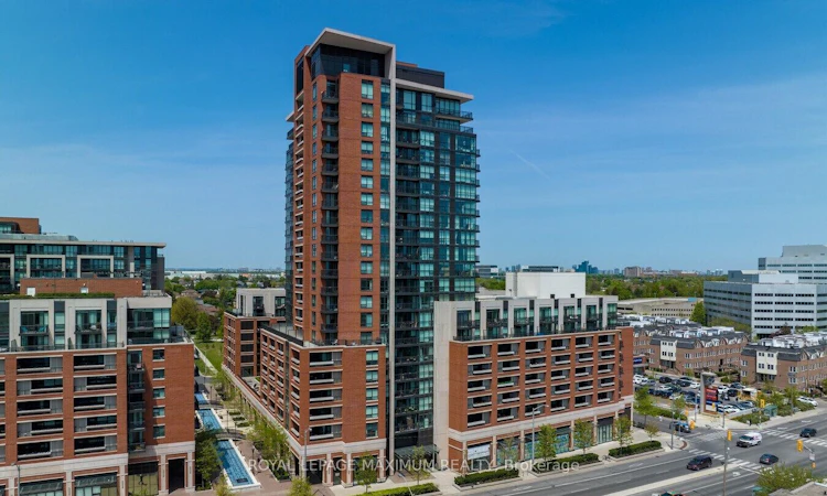 814-800 Lawrence Avenue W