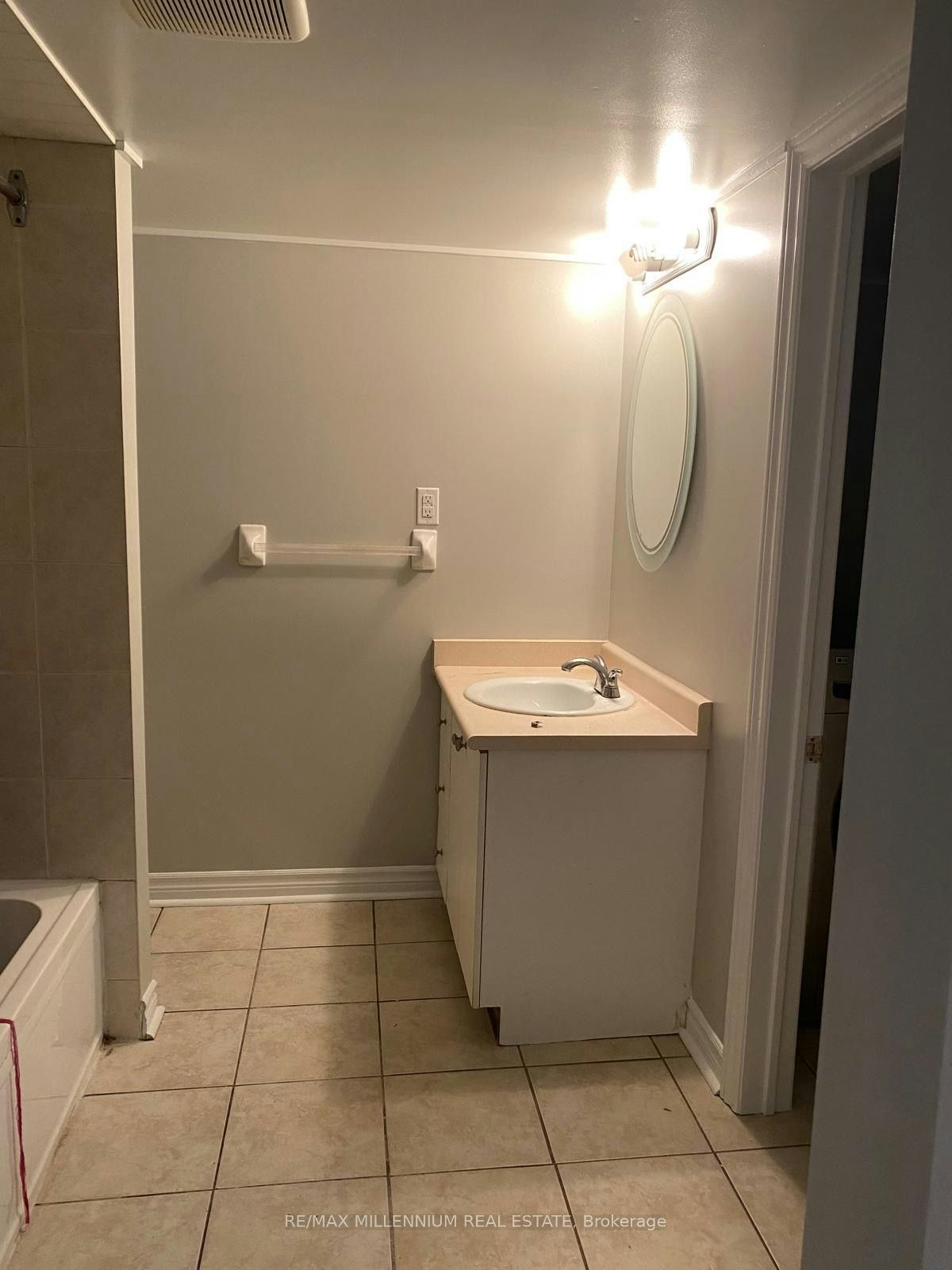 35 Southlake Boulevard, Brampton, ON, L6V 4P4 - 9