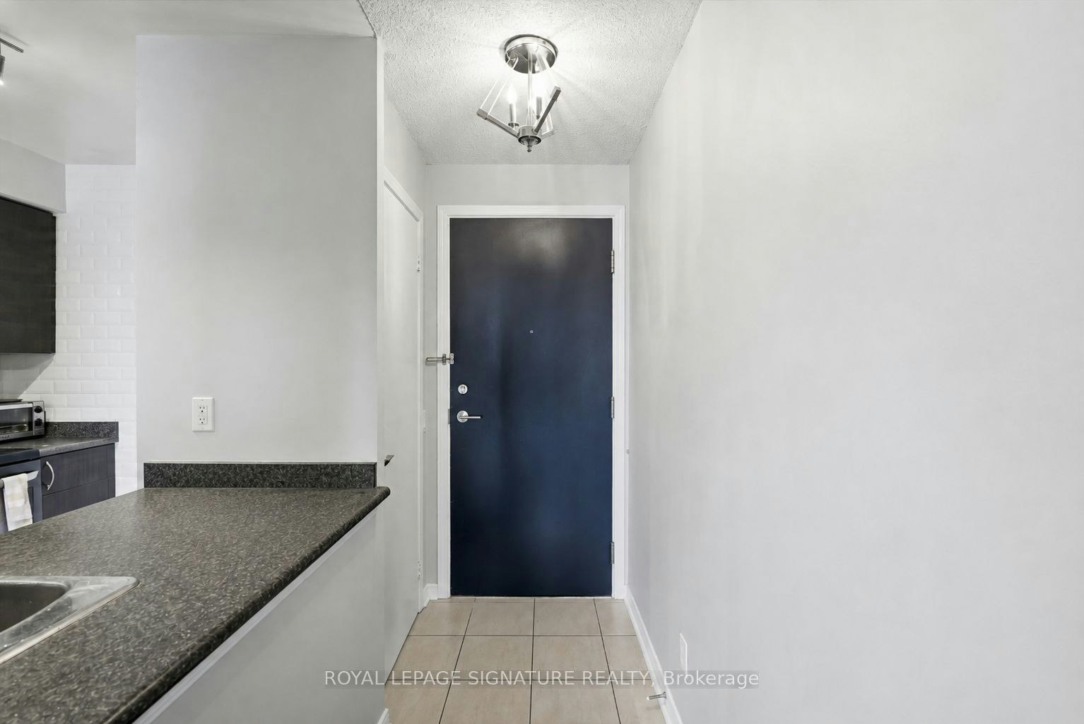 1319-60 Heintzman Street, Toronto, ON, M6P 5A1 - 2