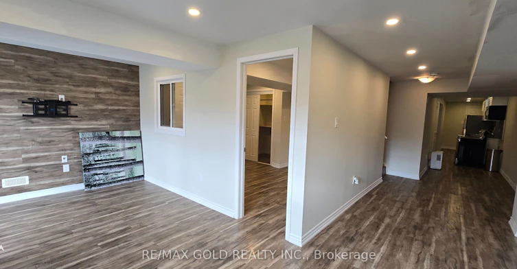 1226 Duignan (Lower) Crescent, Milton, ON, L9E 1C2 - 9