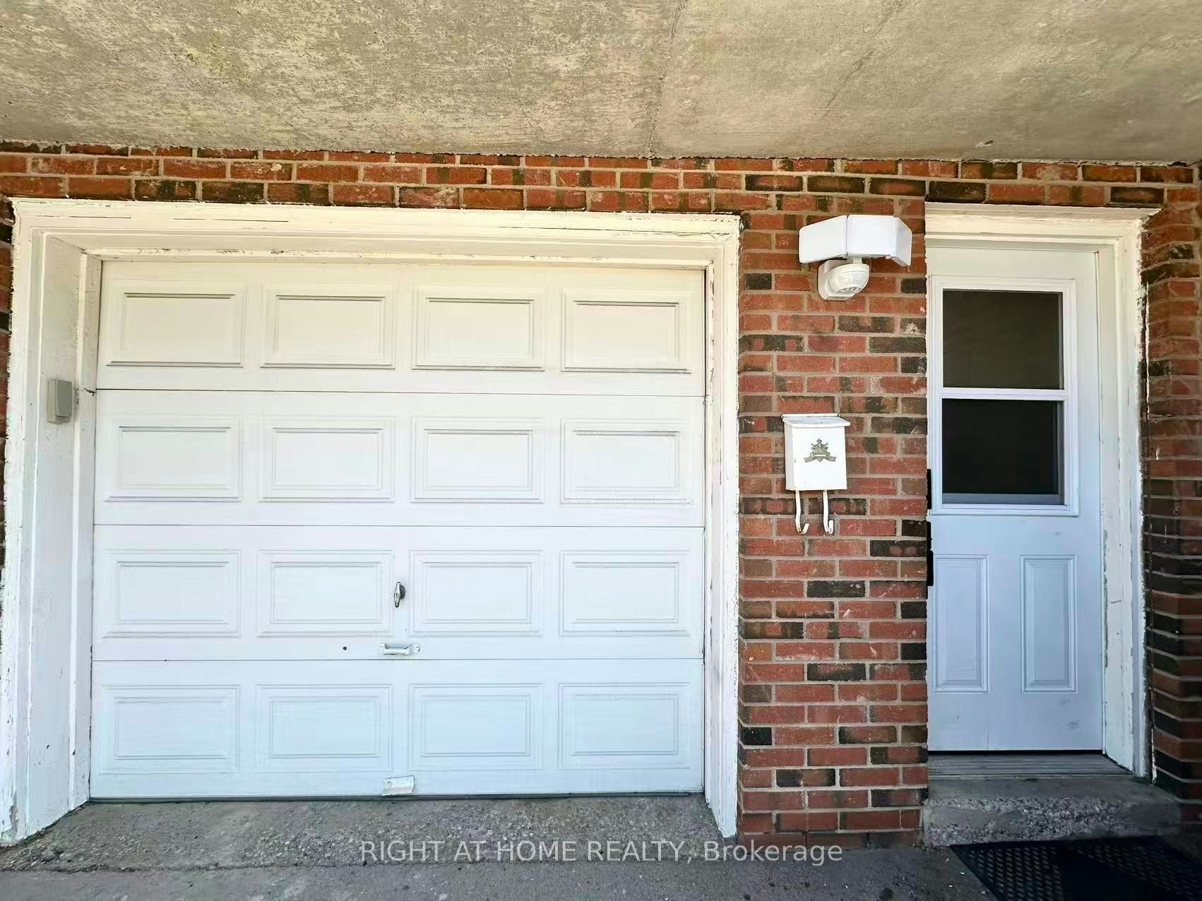 Lower-4125 Bishopstoke Lane, Mississauga, ON, L4Z 1J1