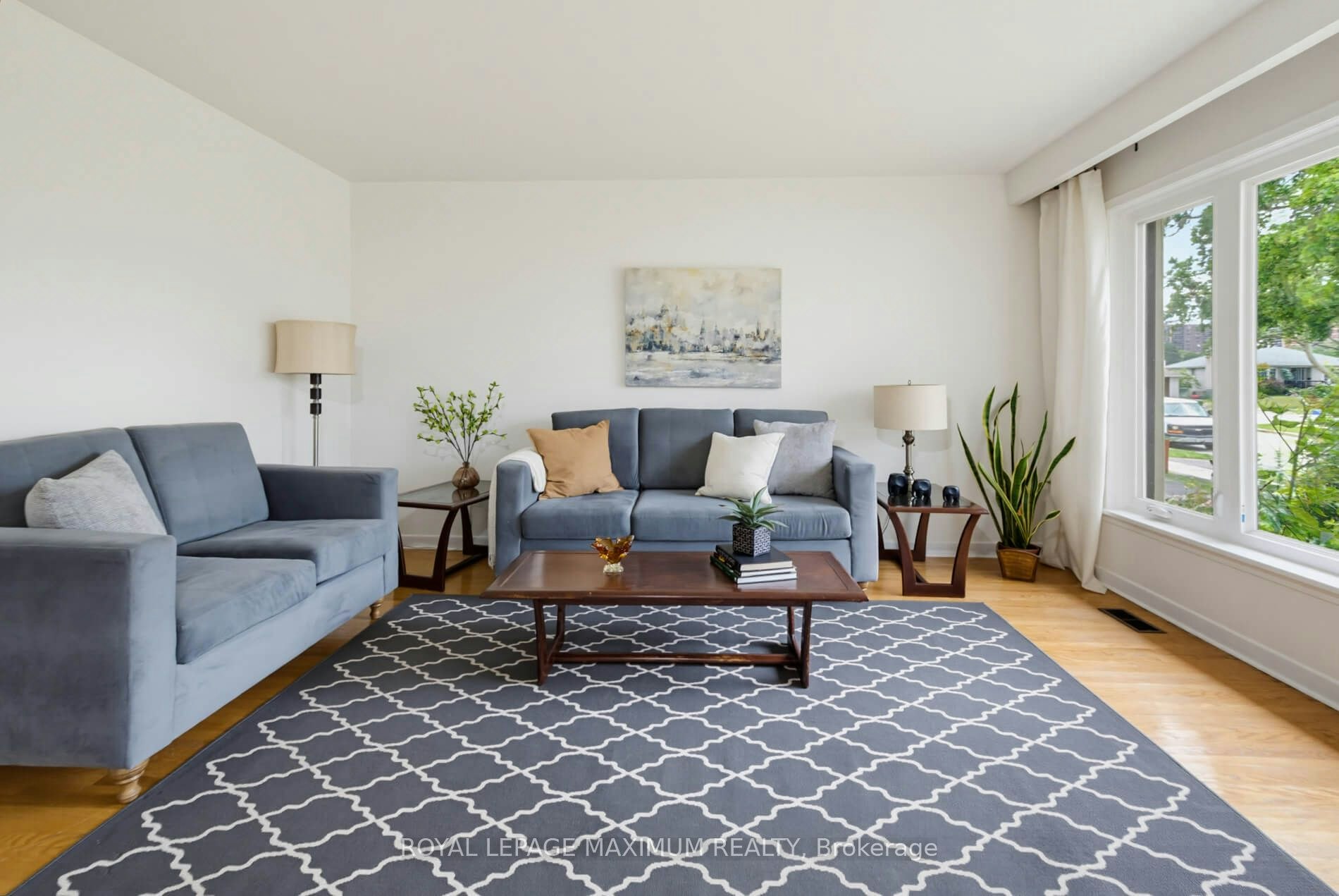 41 Strathavon Drive, Toronto, ON, M9V 2H4