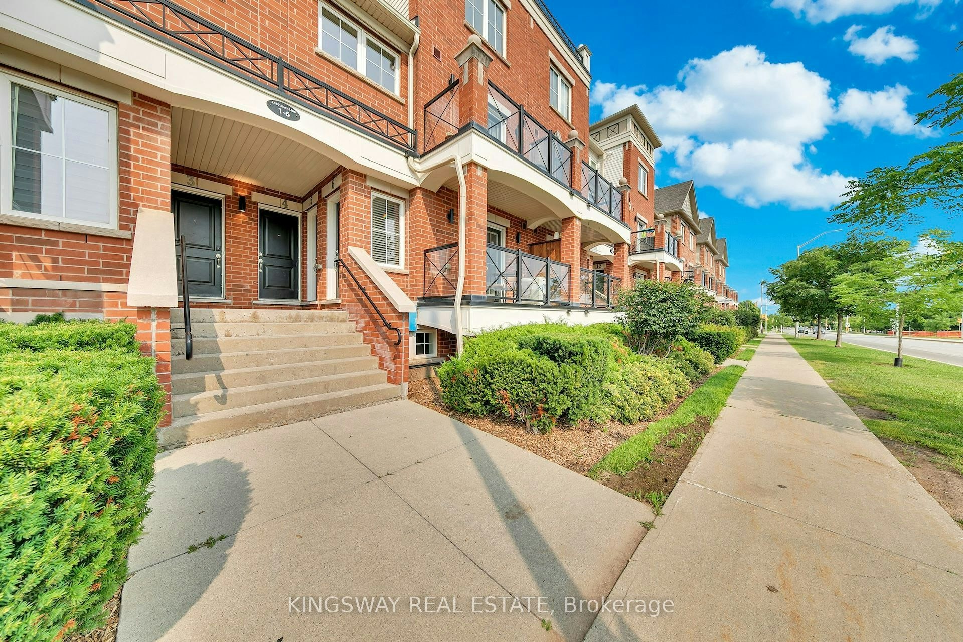 6-2557 Sixth Line, Oakville, ON, L6H 0H7 - 2