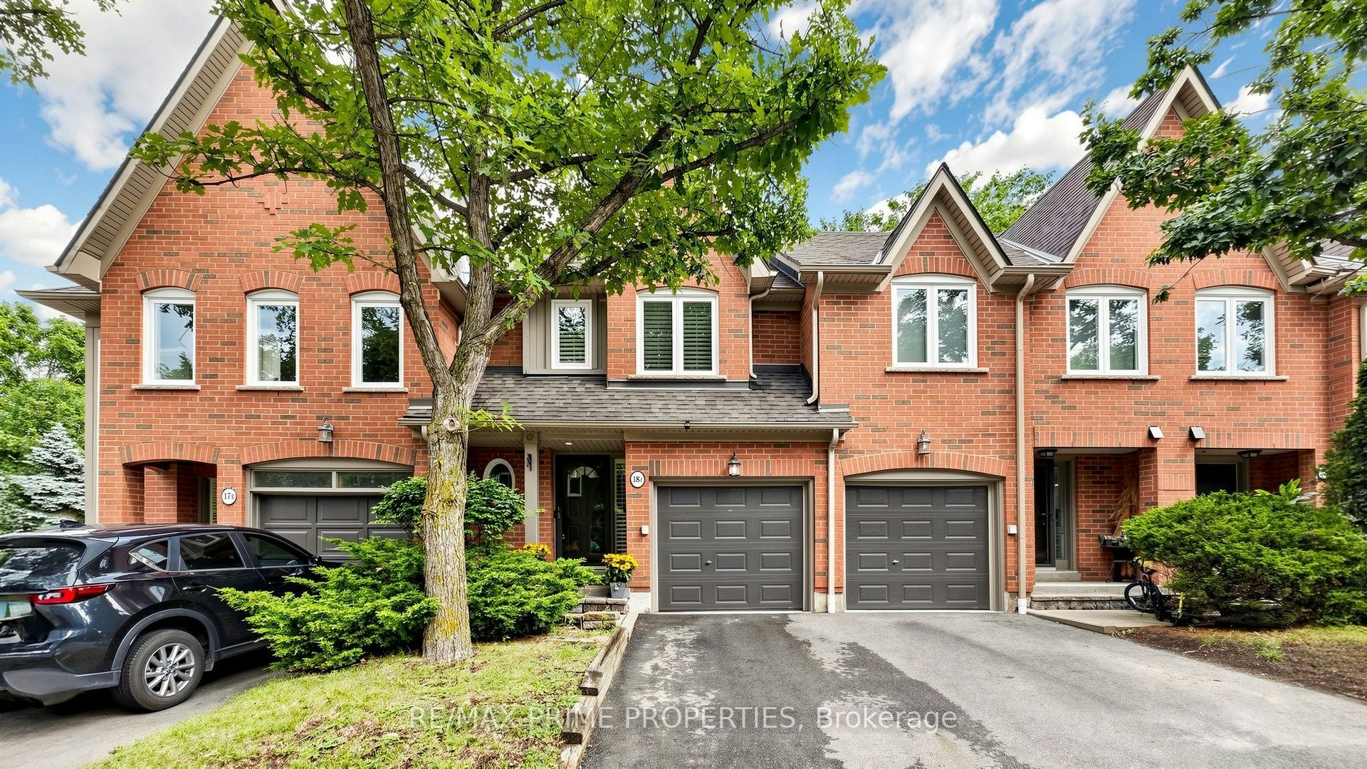 18B-1084 Queen Street W, Mississauga, ON, L5H 4K4
