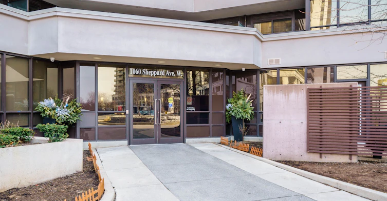 305-1060 Sheppard Avenue W, Toronto, ON, M3J 0G7 - 2