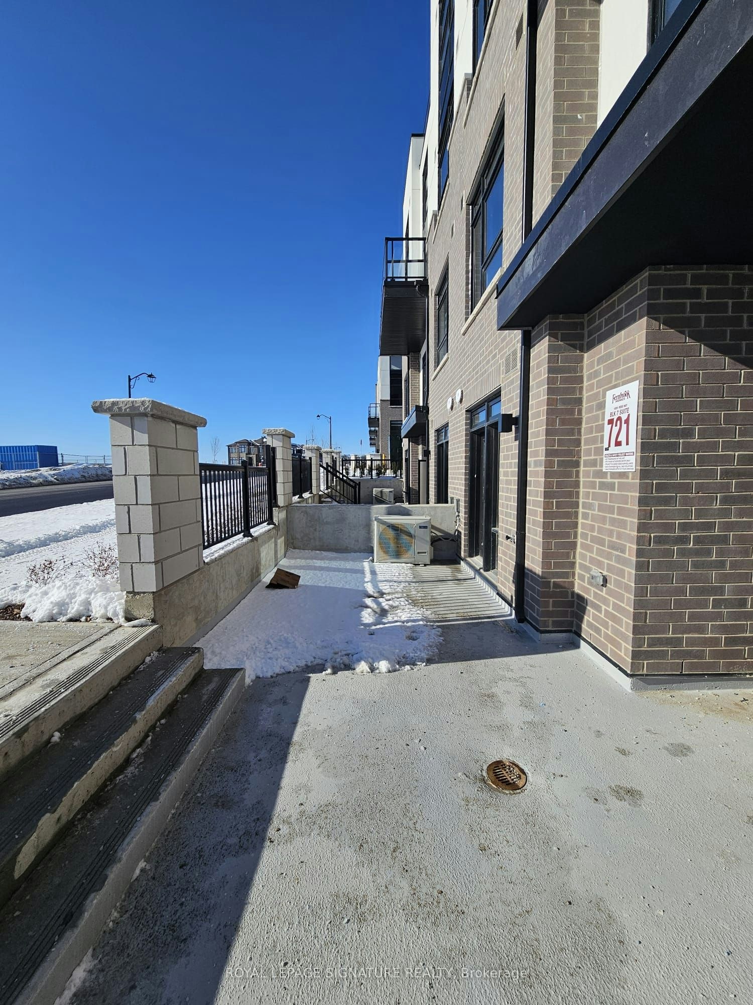 121-1589 Rose Way, Milton, ON, L9E 1N4 - 22
